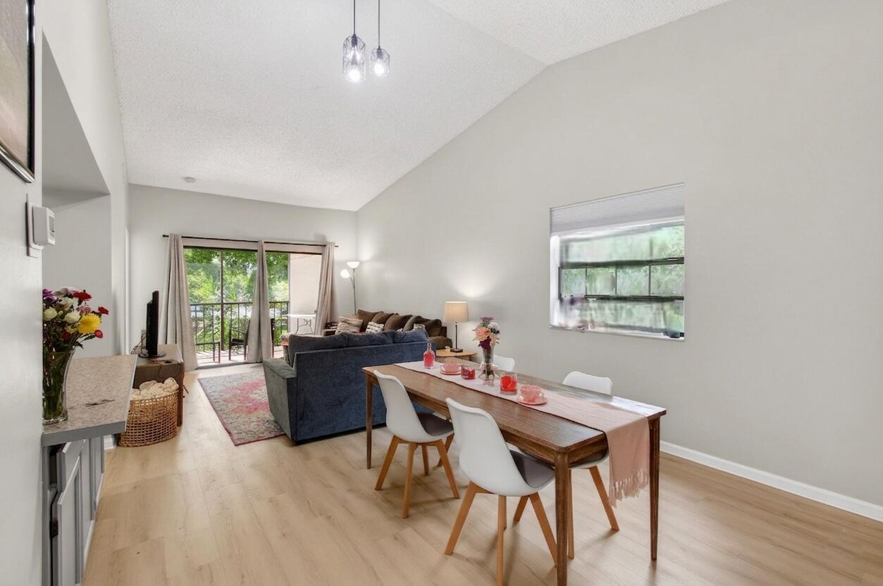 LAKE WINDWOOD CONDO - Residential