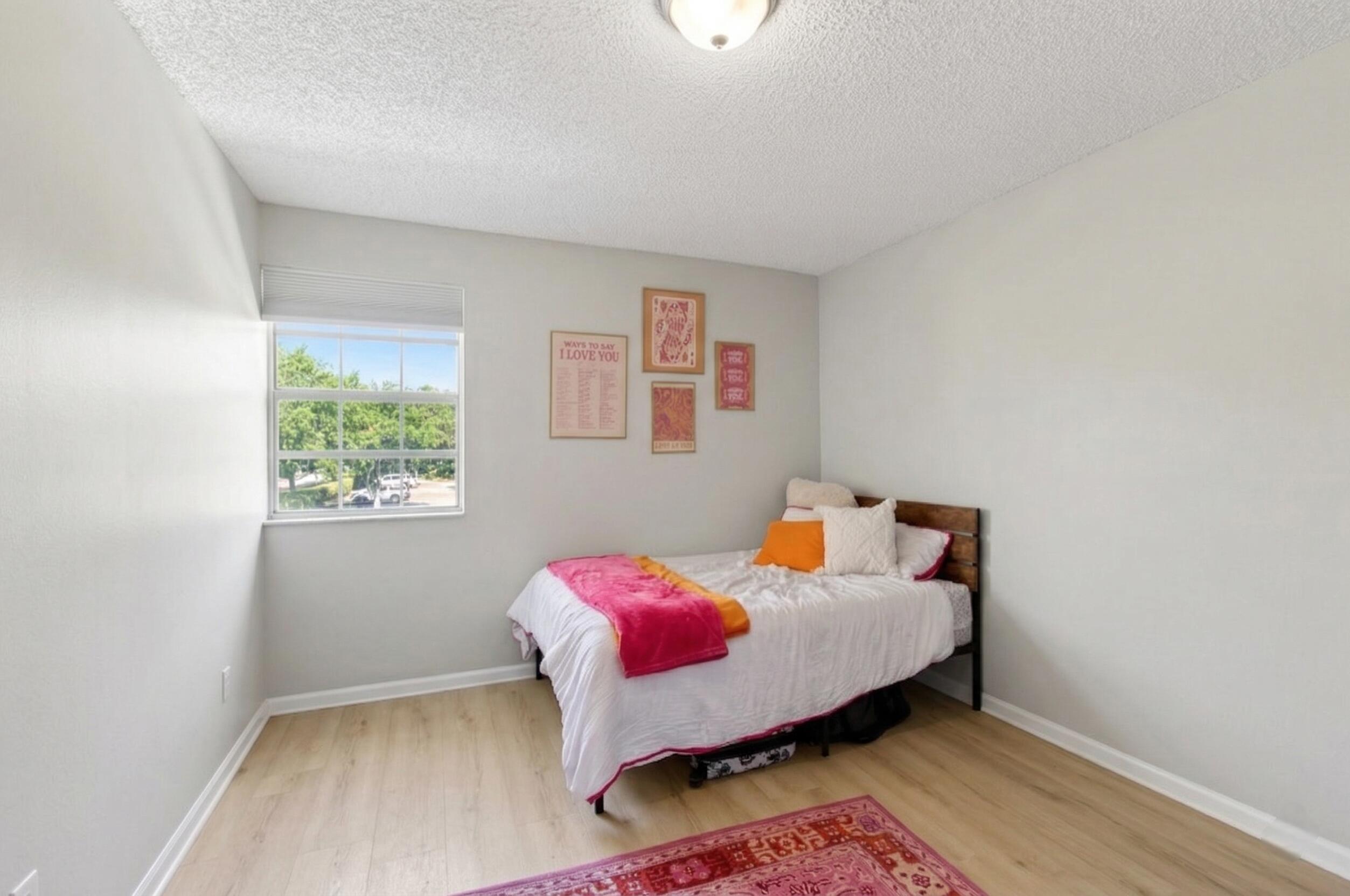 LAKE WINDWOOD CONDO - Residential