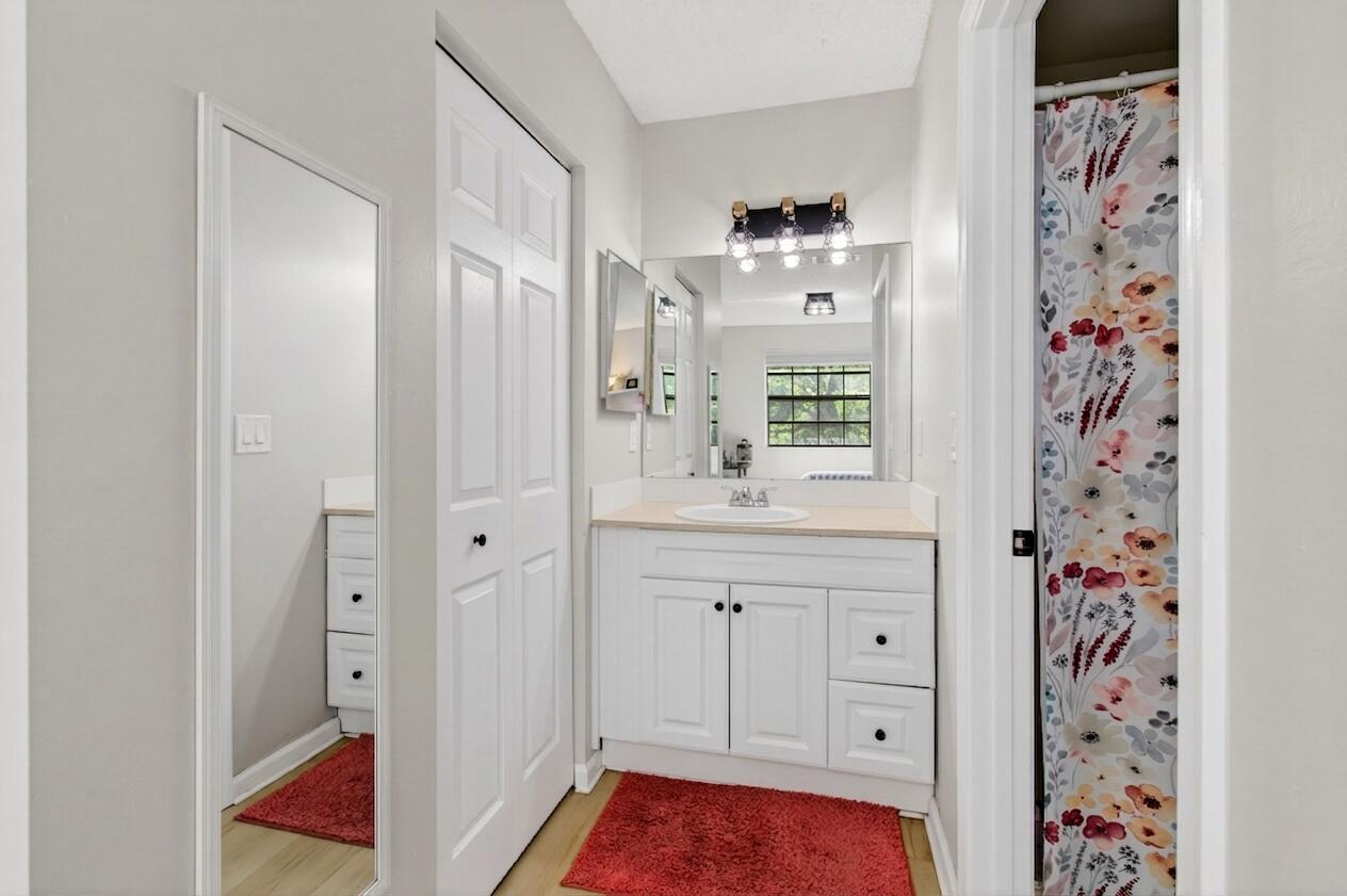 LAKE WINDWOOD CONDO - Residential