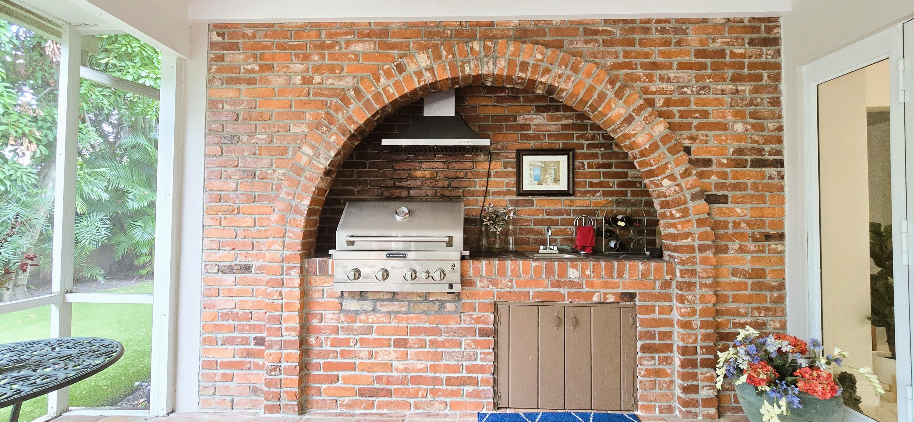 HIDDEN KEY - Residential Lease