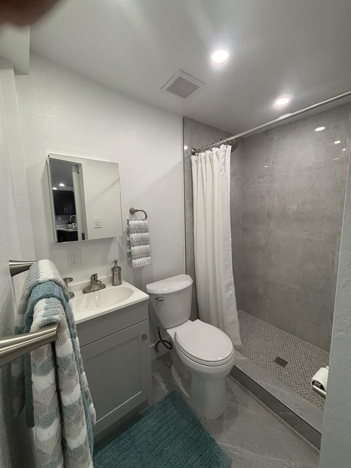 Biscayne Gardens Sec H - Residential Lease