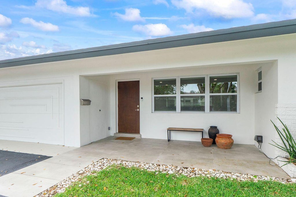 Photo of 701 SE 5th Court, Pompano Beach, FL 33060 (MLS # B26046213)