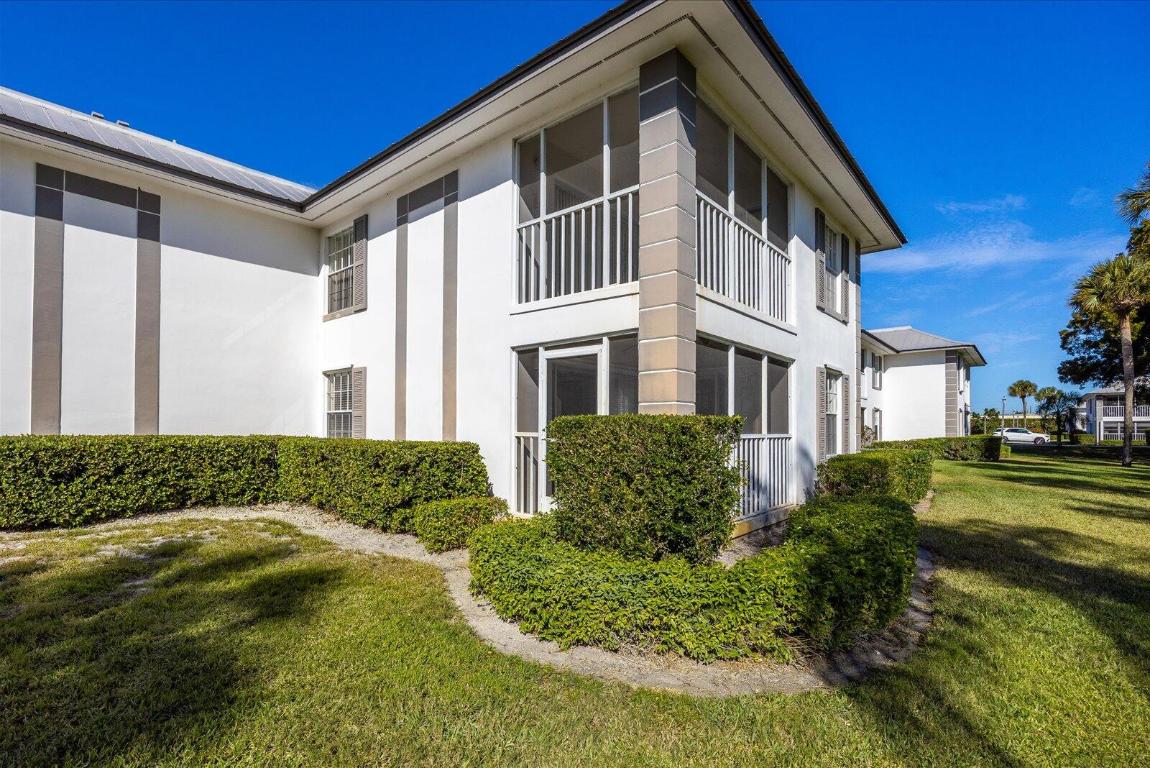 806 SE Central Parkway 6