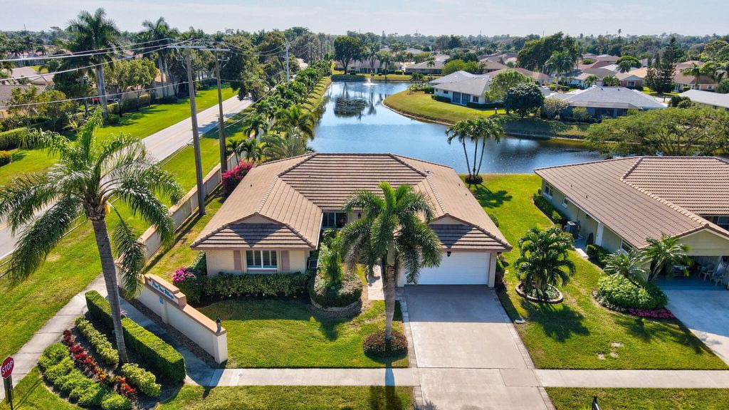 Photo of 10506 Greentrail Drive S, Boynton Beach, FL 33436 (MLS # R11043722)