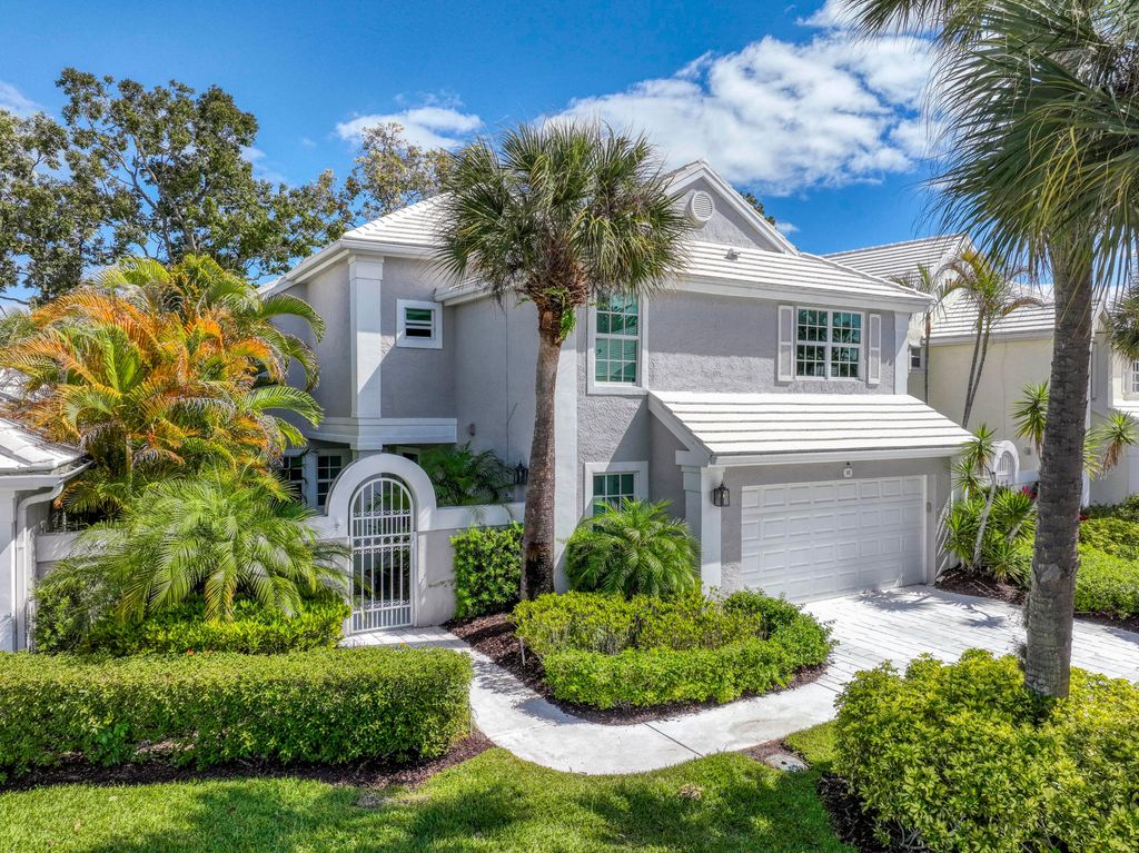 Photo of 16 Windsor Lane, Palm Beach Gardens, FL 33418 (MLS # B26016975)