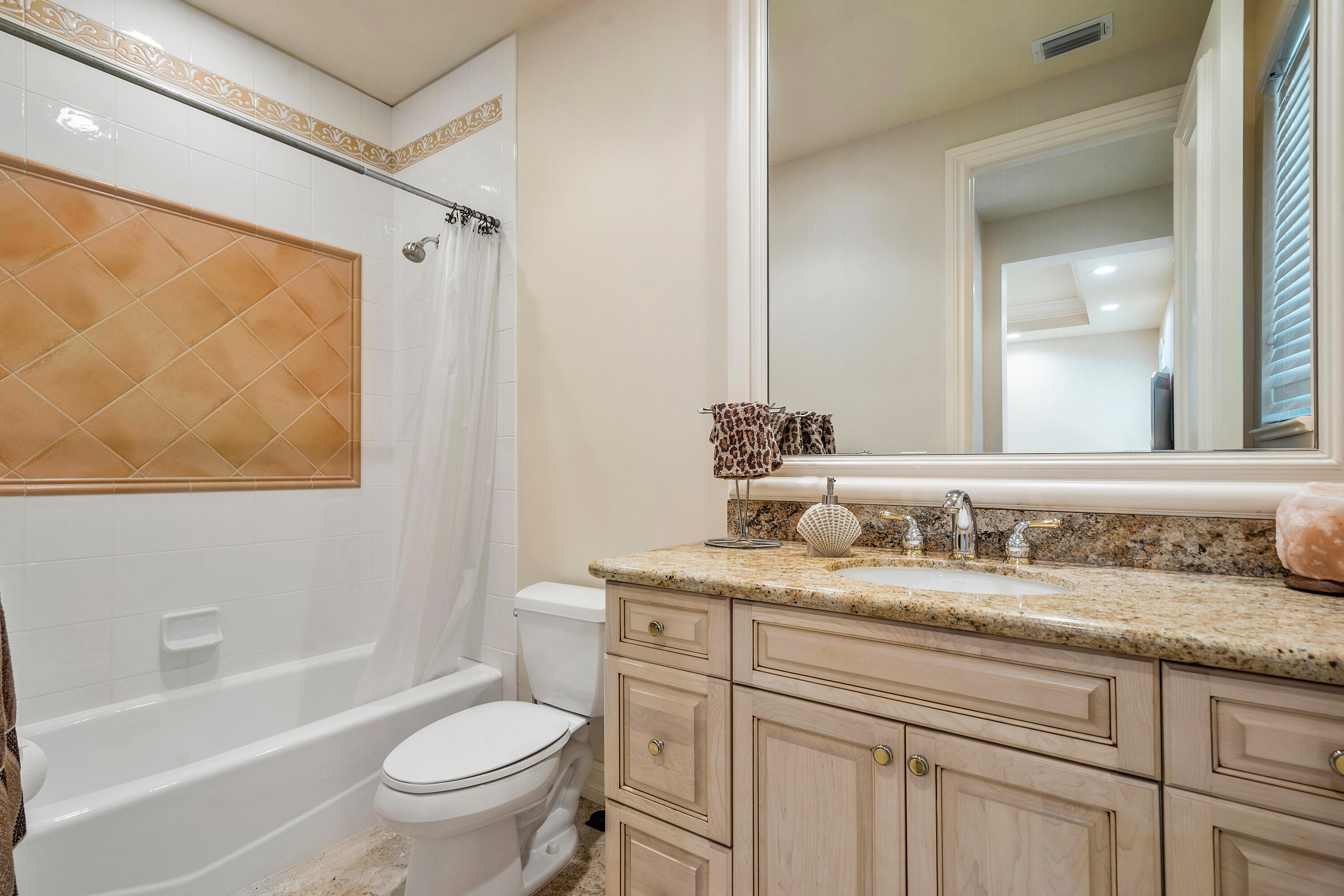 HARBOUR ISLES - Residential