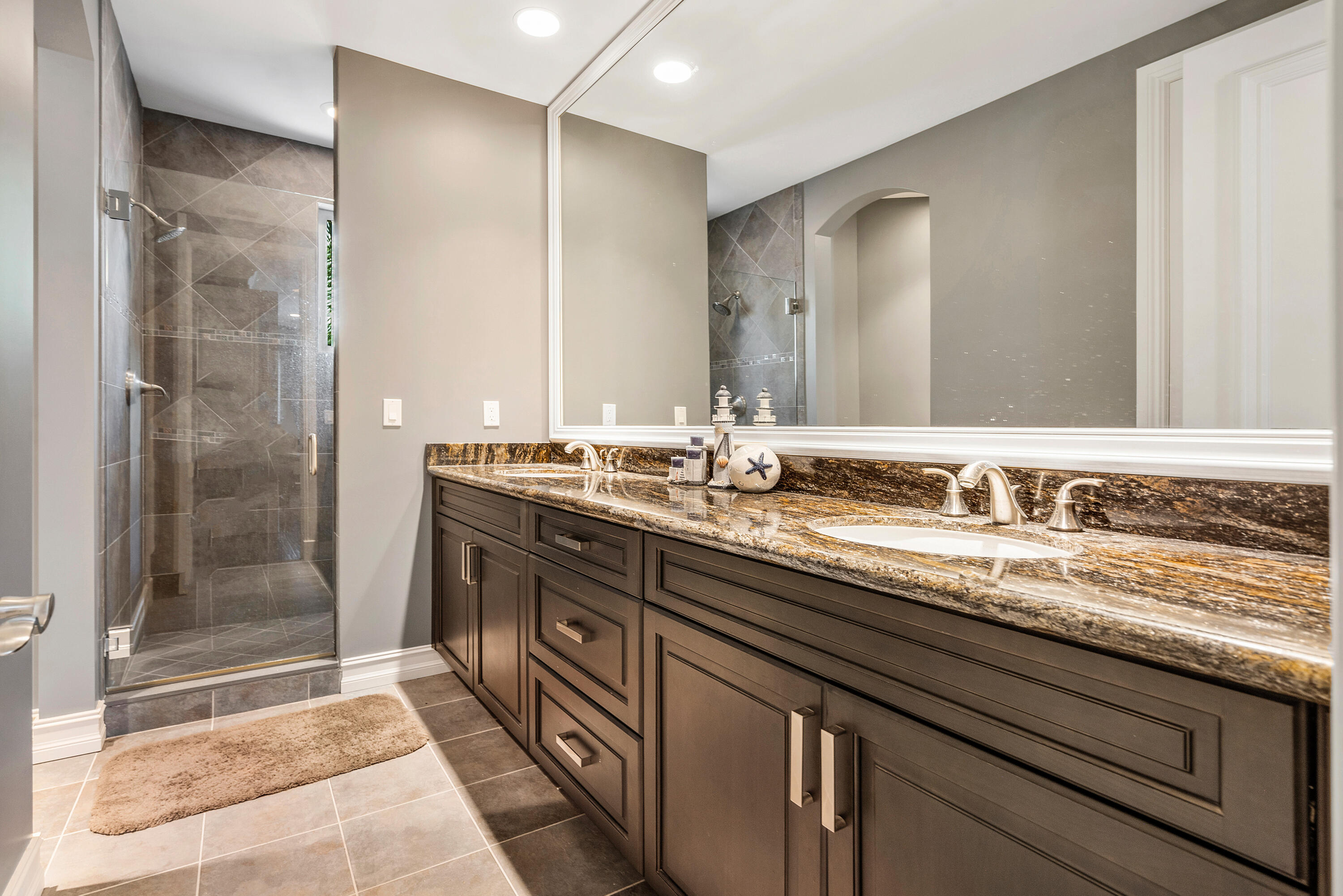 HARBOUR ISLES - Residential