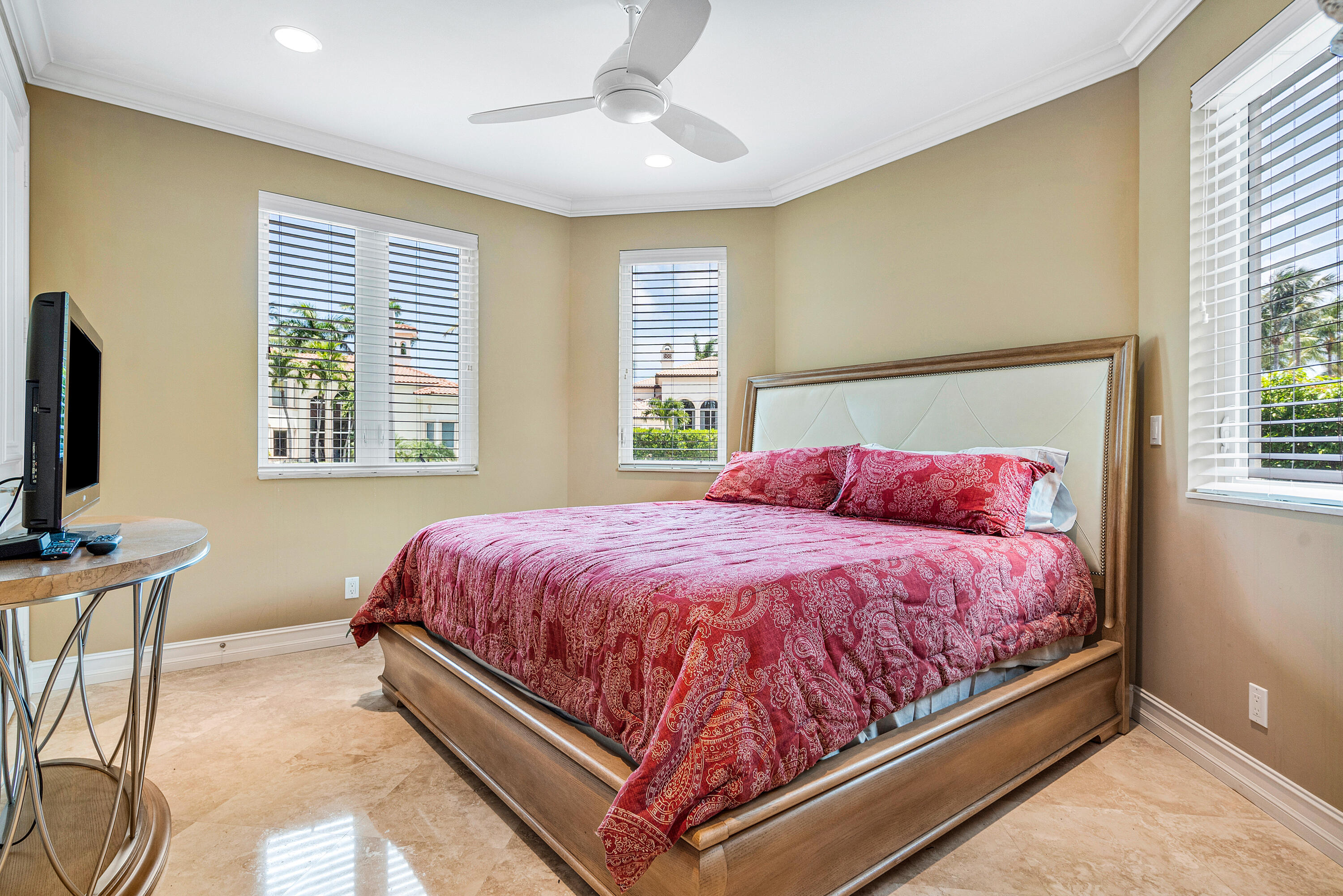 HARBOUR ISLES - Residential