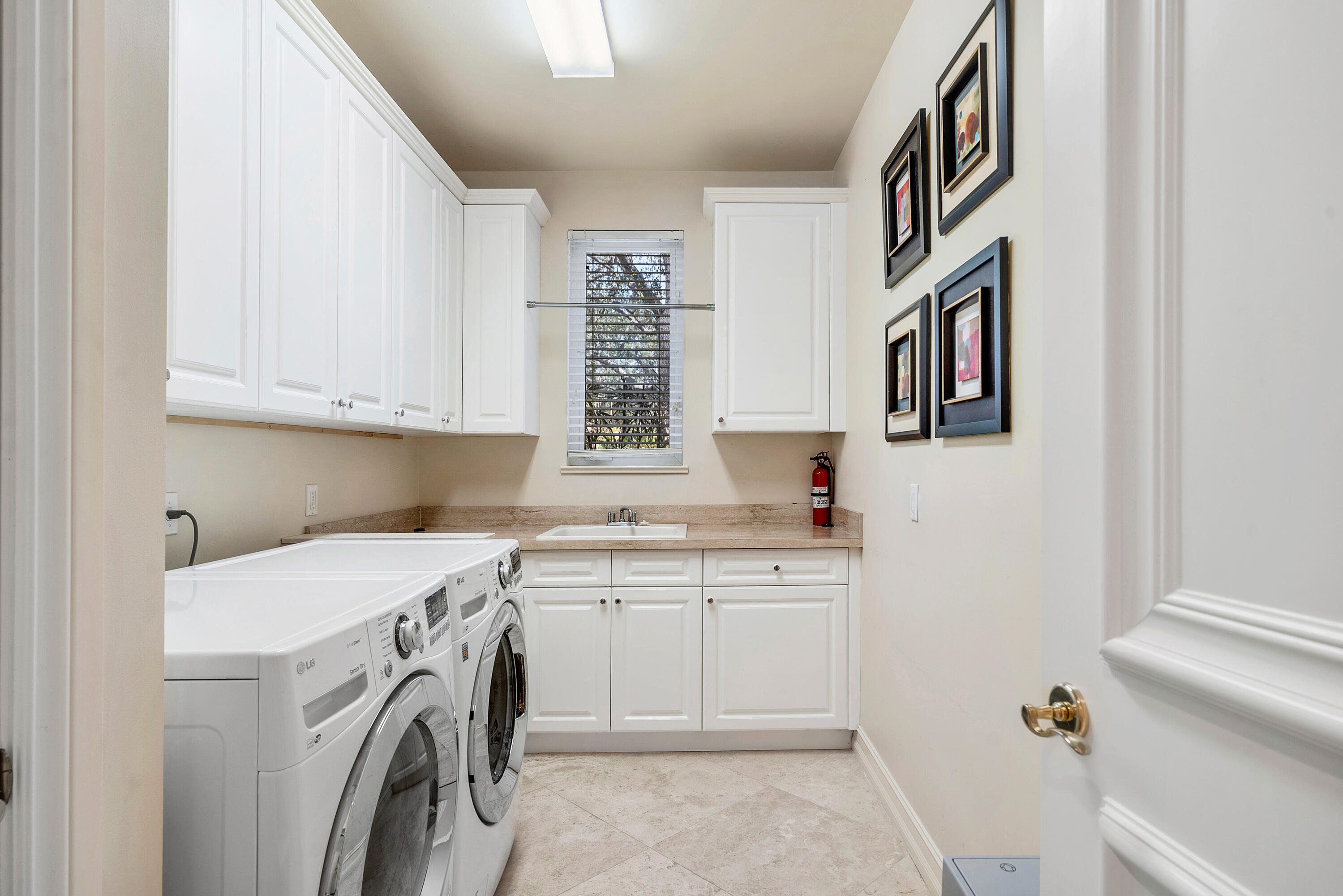 HARBOUR ISLES - Residential