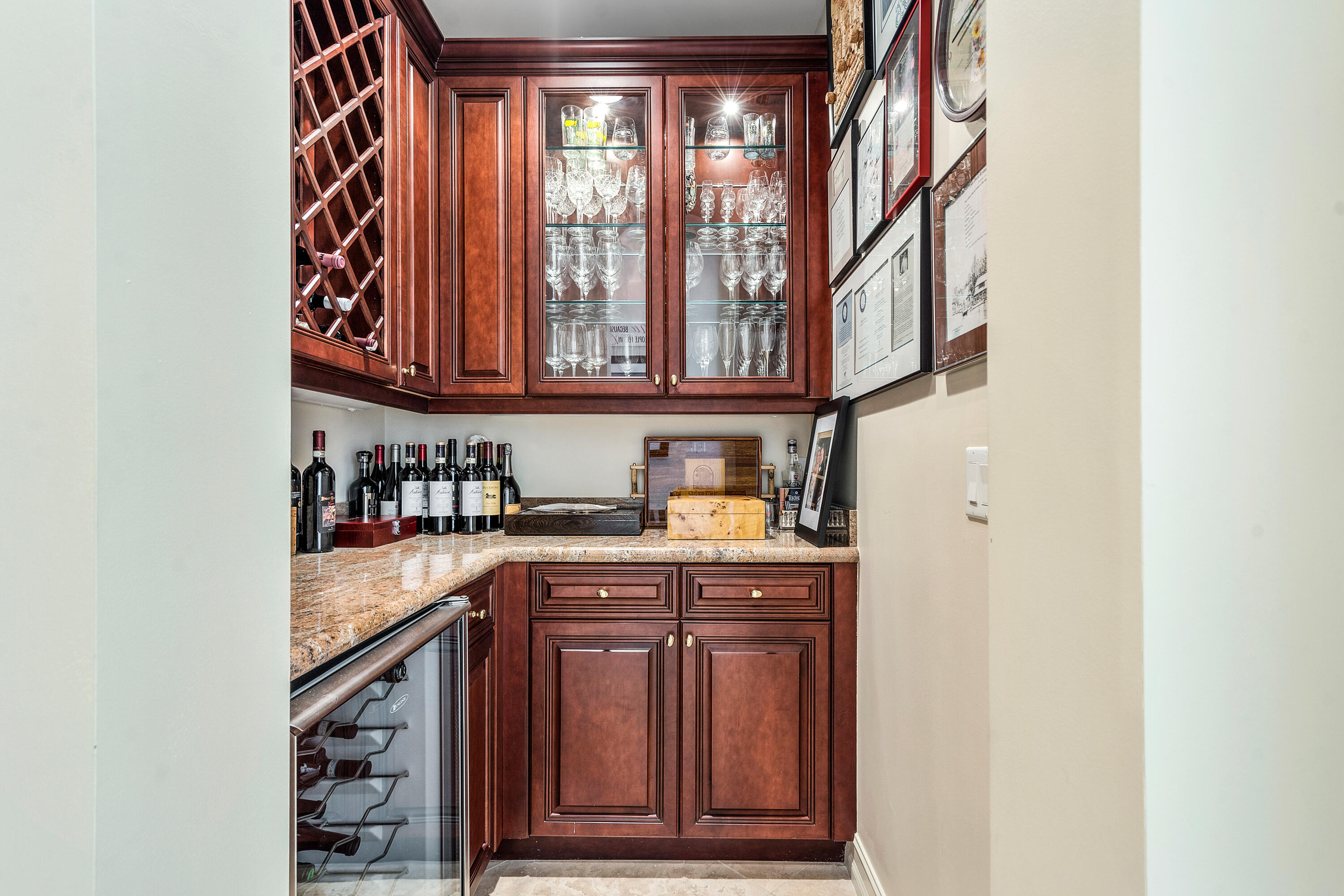 HARBOUR ISLES - Residential