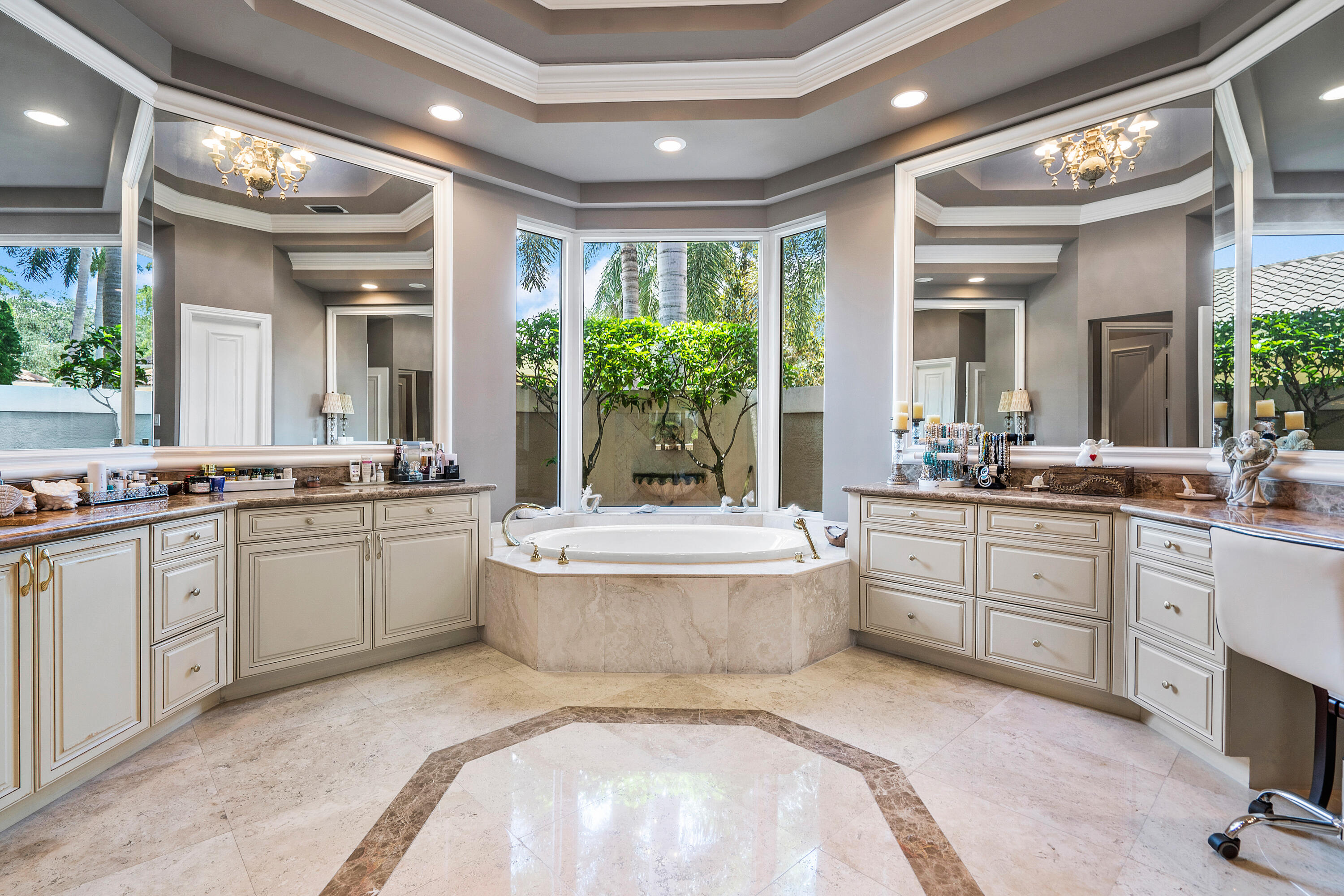 HARBOUR ISLES - Residential