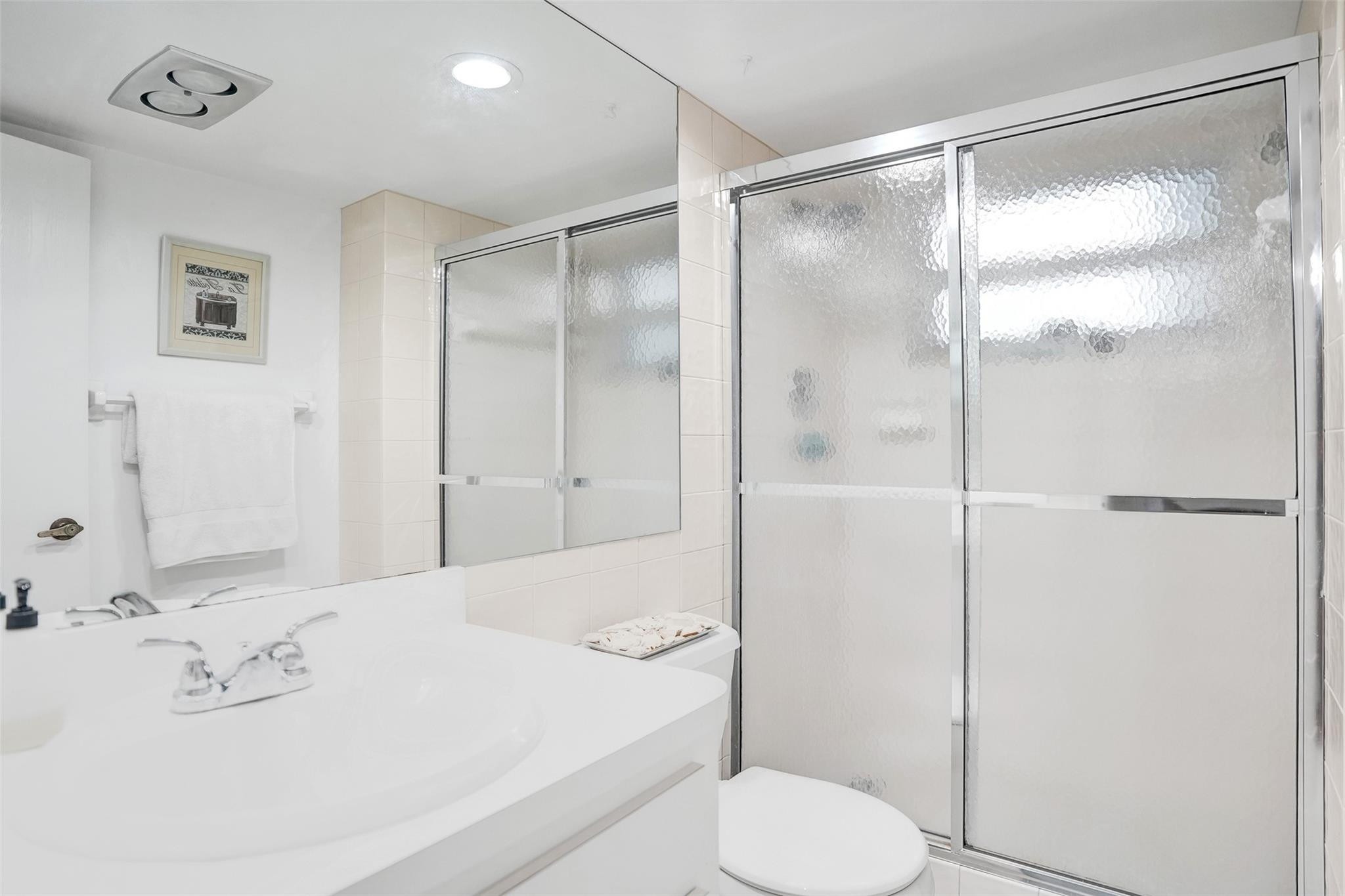 Las Olas Manor - Residential Lease