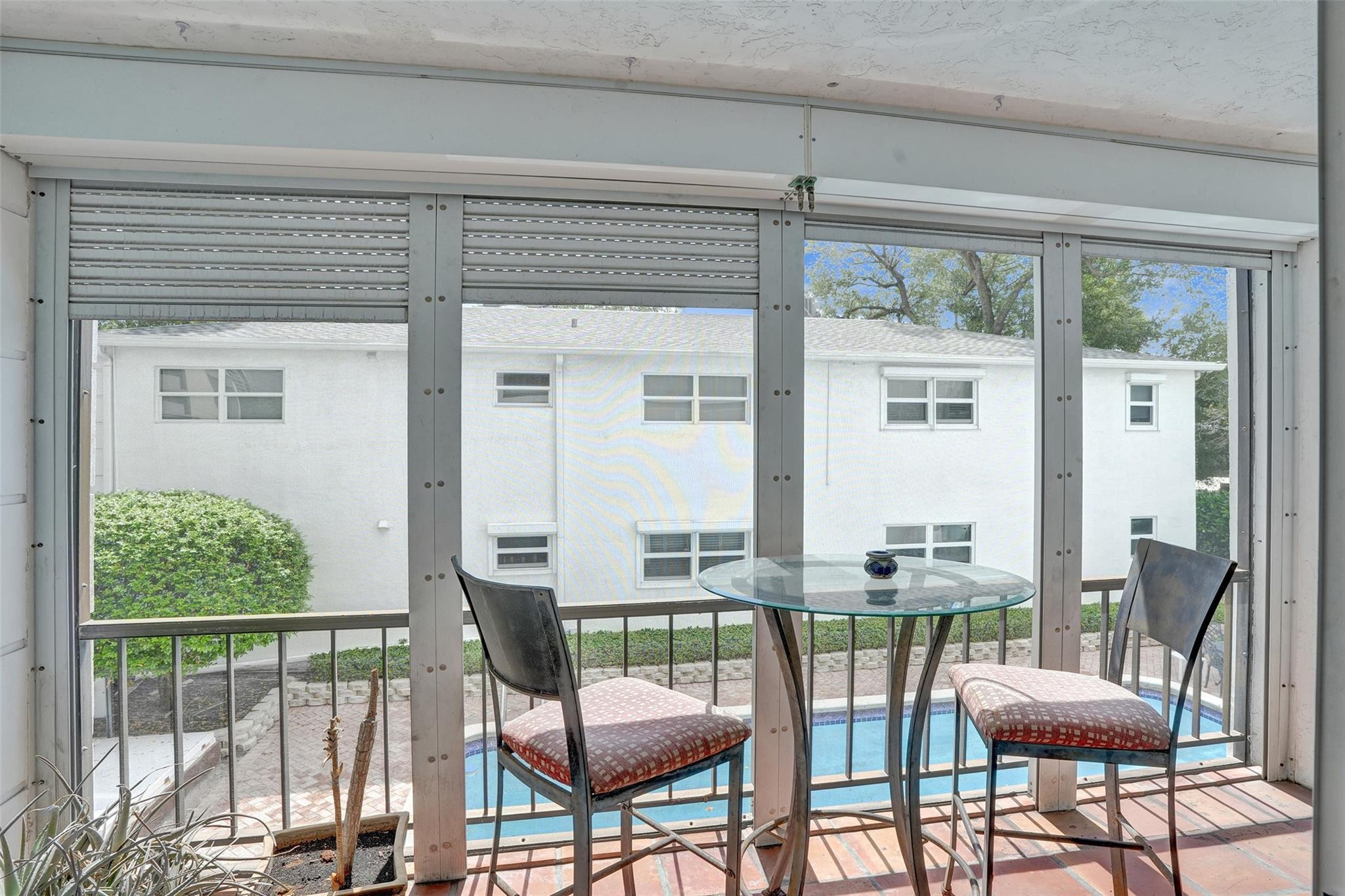 Las Olas Manor - Residential Lease