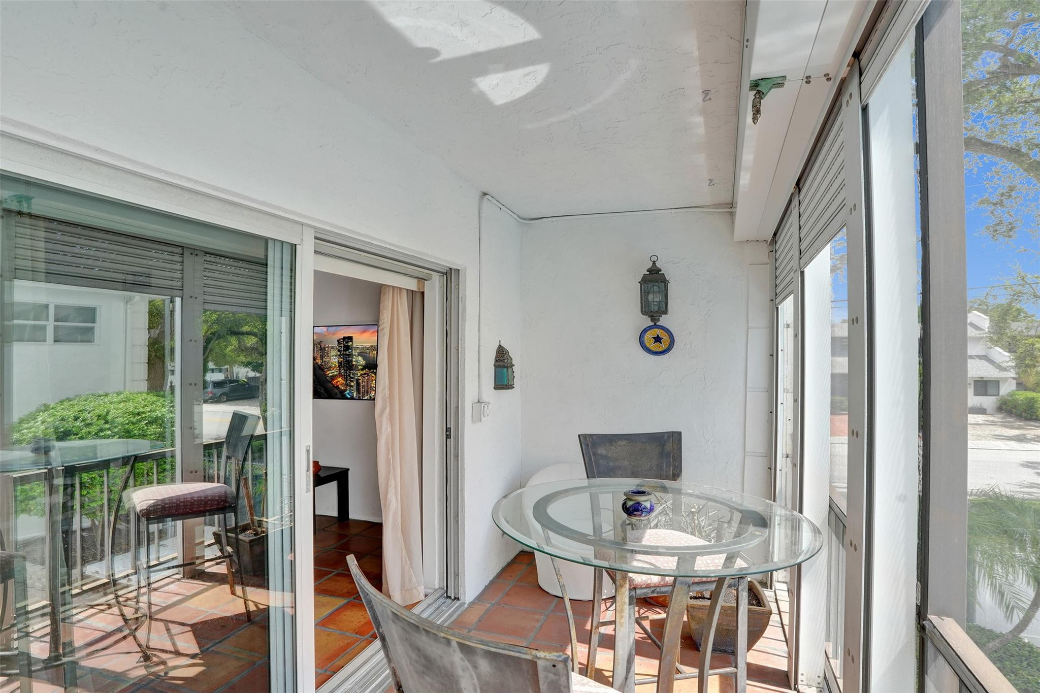 Las Olas Manor - Residential Lease