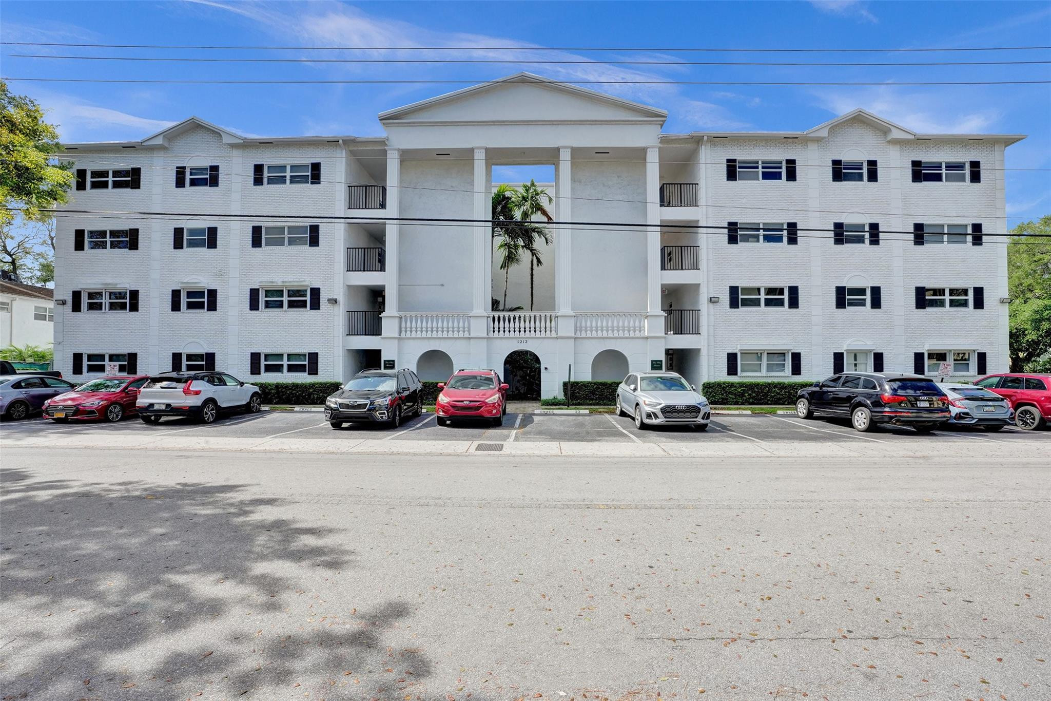 Las Olas Manor - Residential Lease