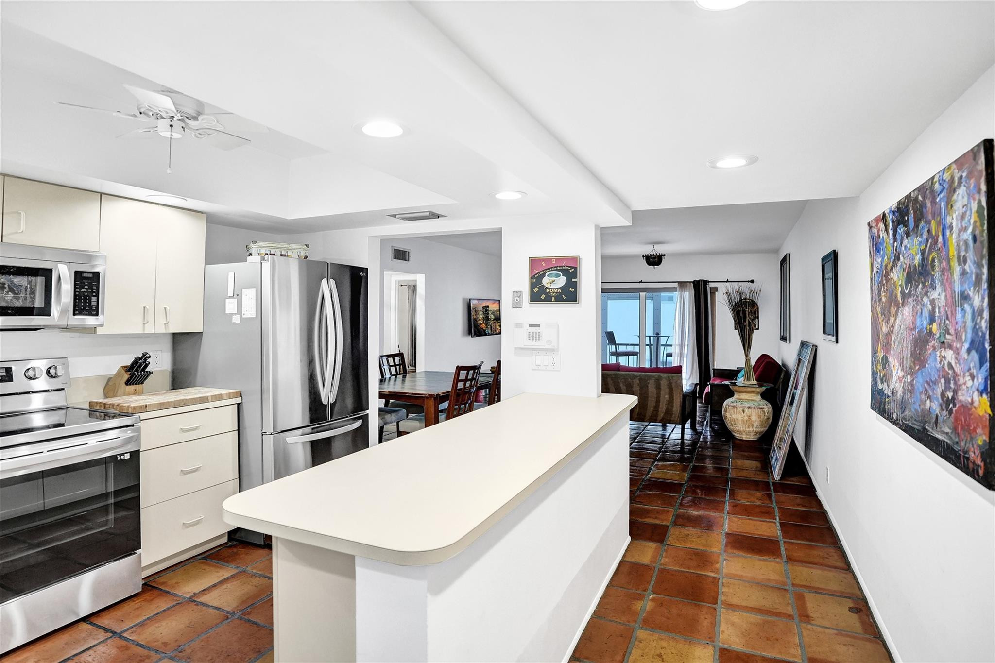 Las Olas Manor - Residential Lease