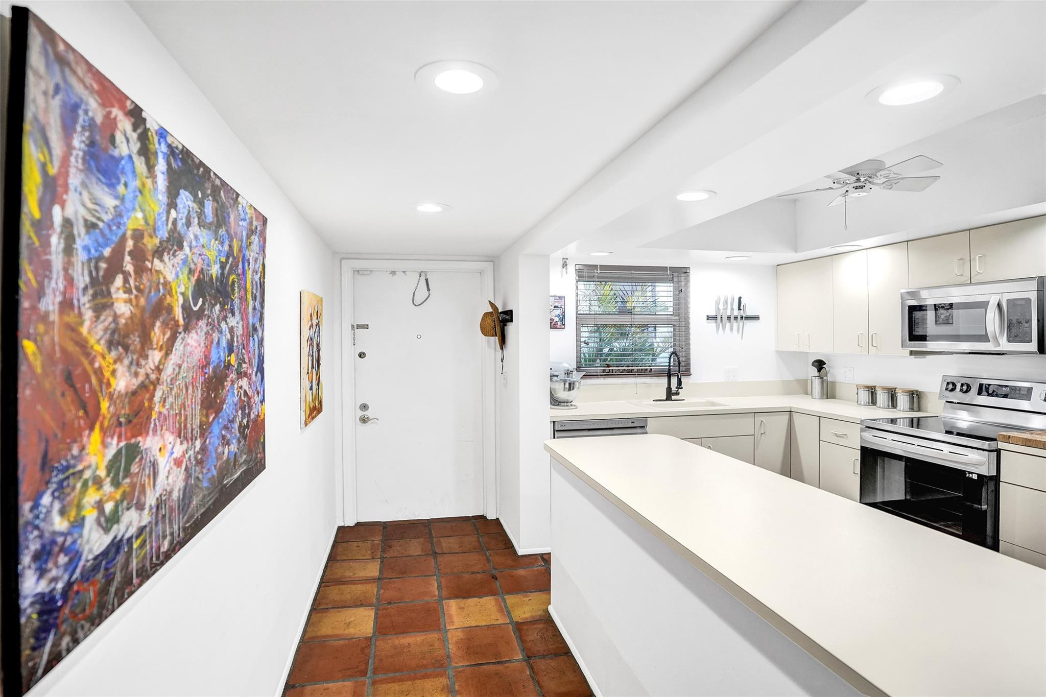 Las Olas Manor - Residential Lease