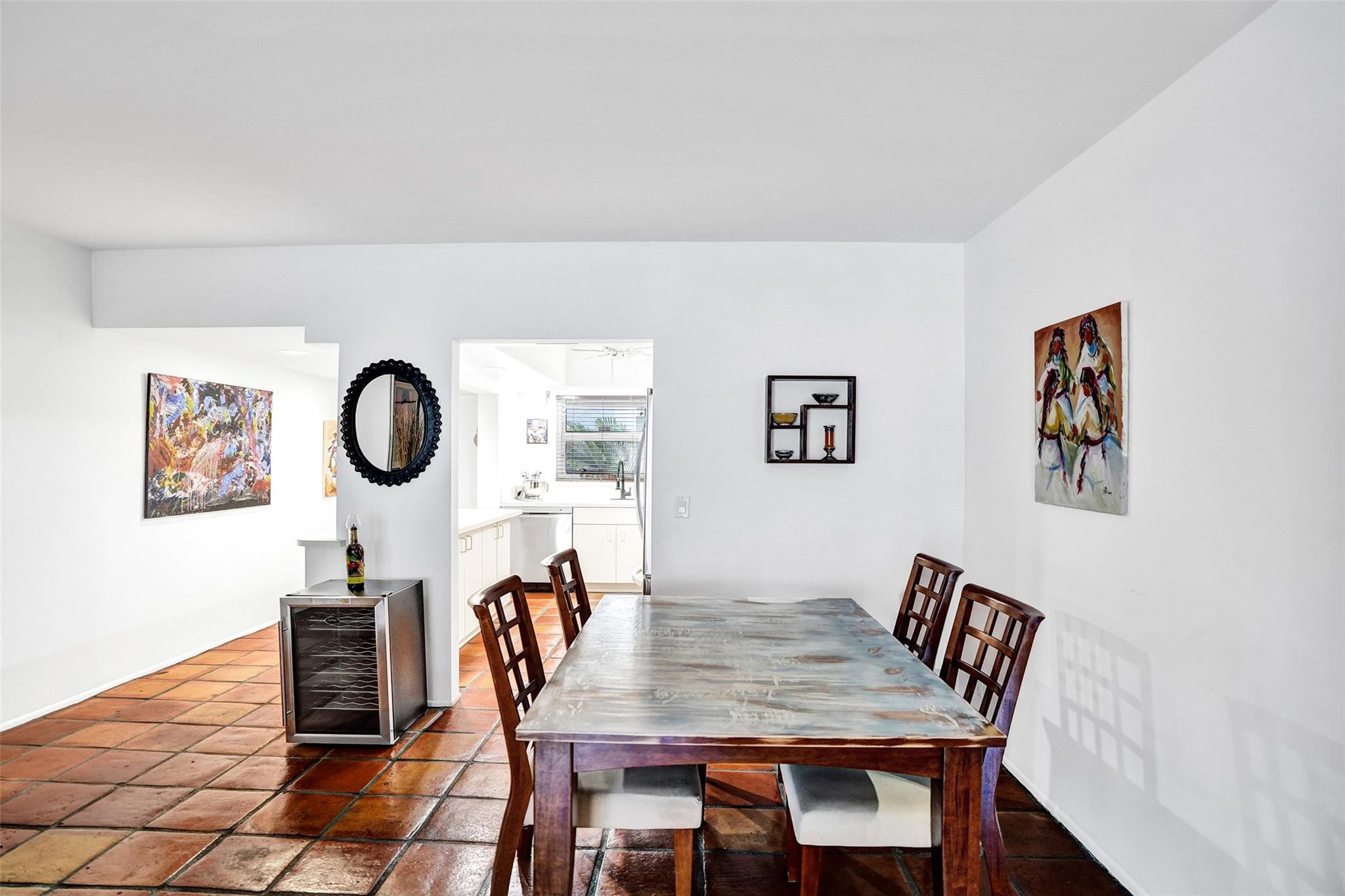 Las Olas Manor - Residential Lease