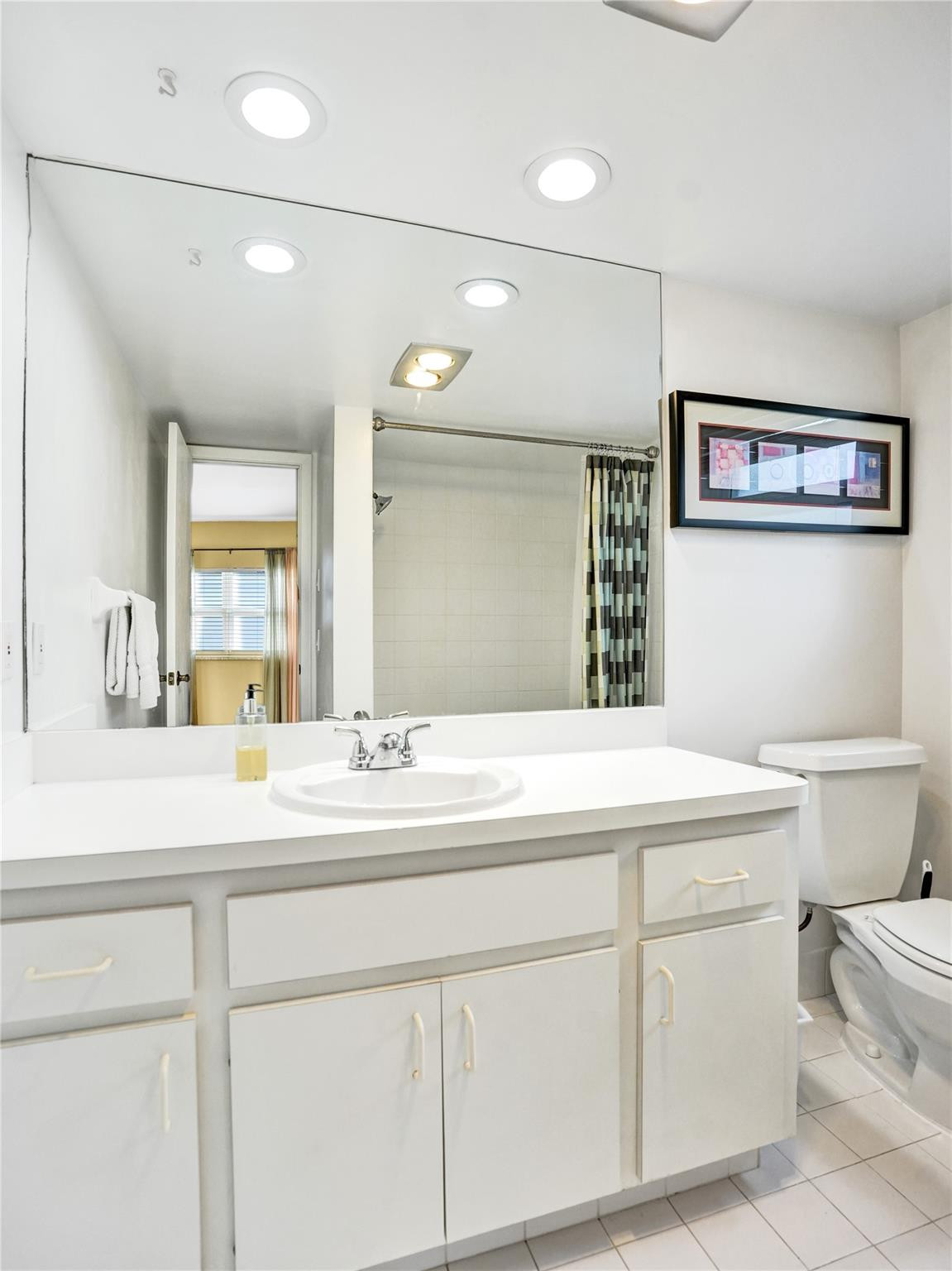 Las Olas Manor - Residential Lease