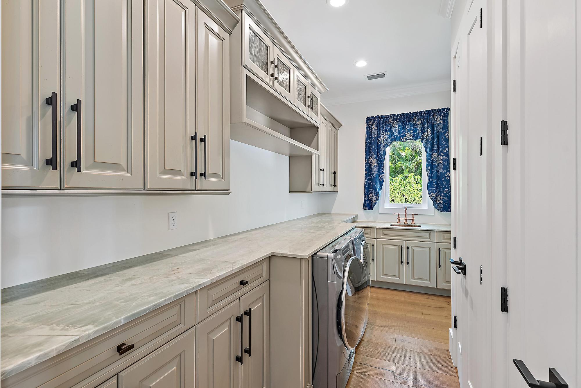 Sewalls Point - Residential