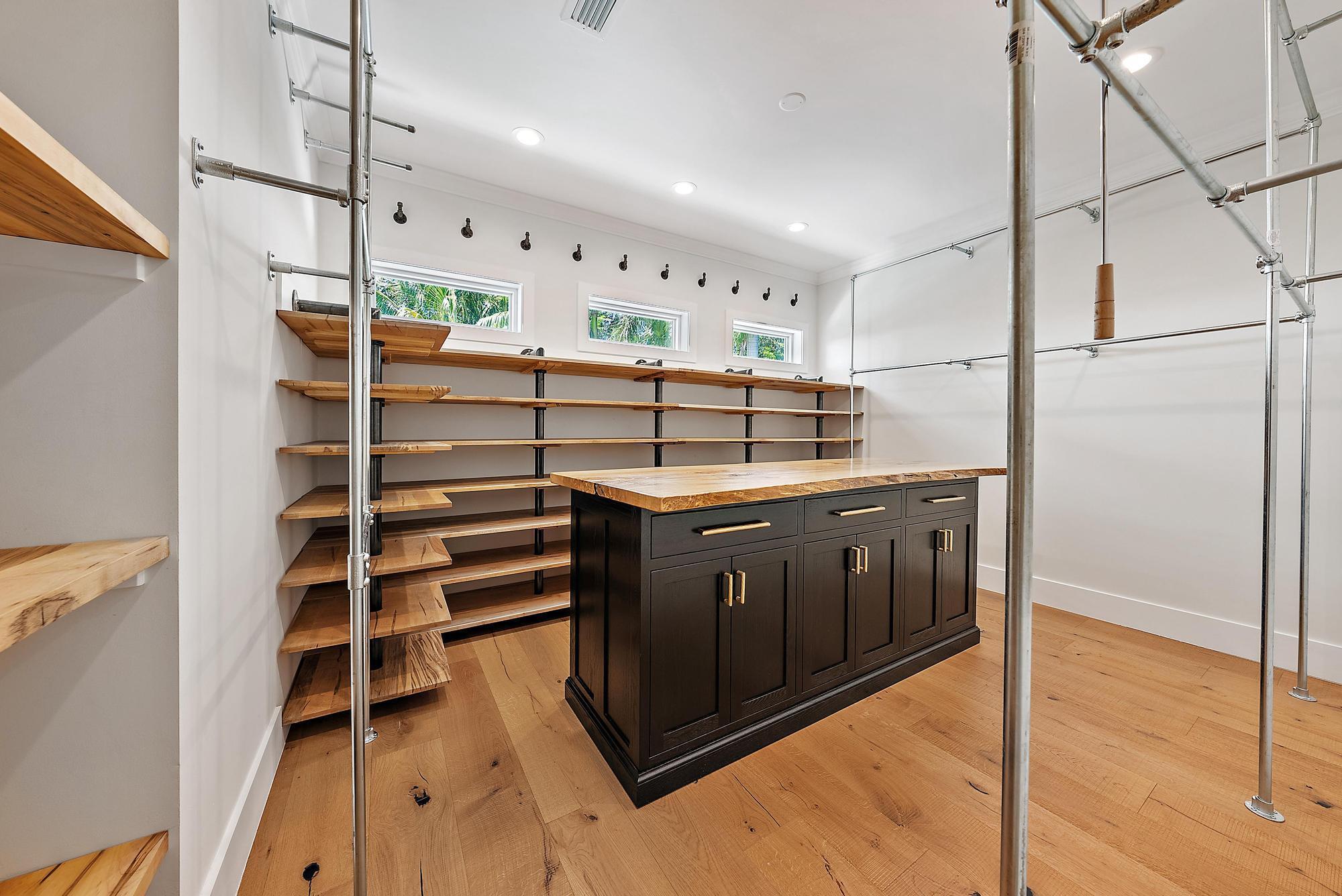 Sewalls Point - Residential