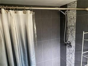 Village Park At Oakland C - Residential Lease