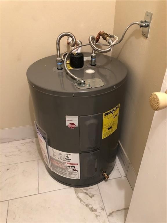 Village Park At Oakland C - Residential Lease