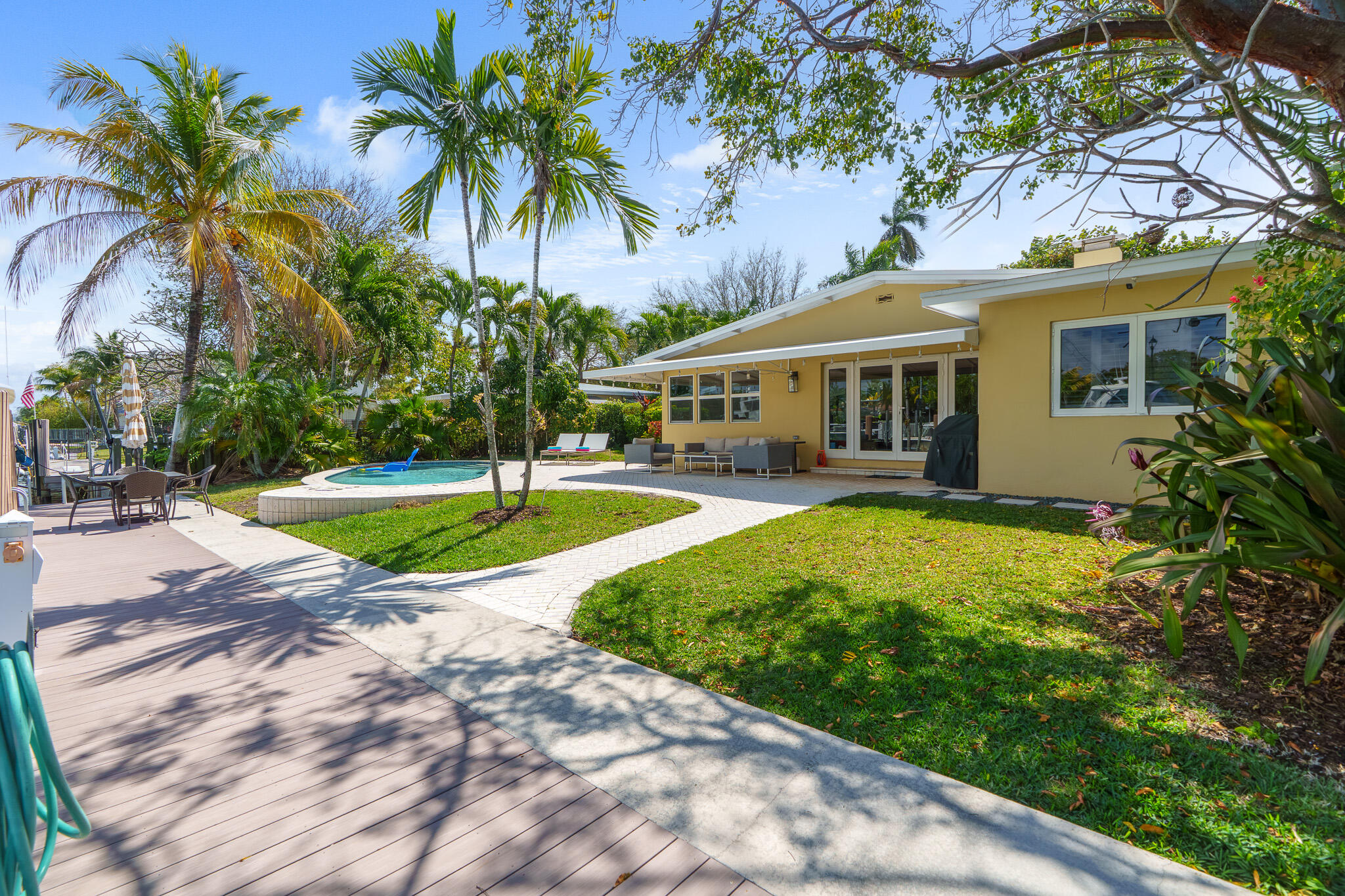 LAUDERDALE HARBORS SEC A RESUB - Residential