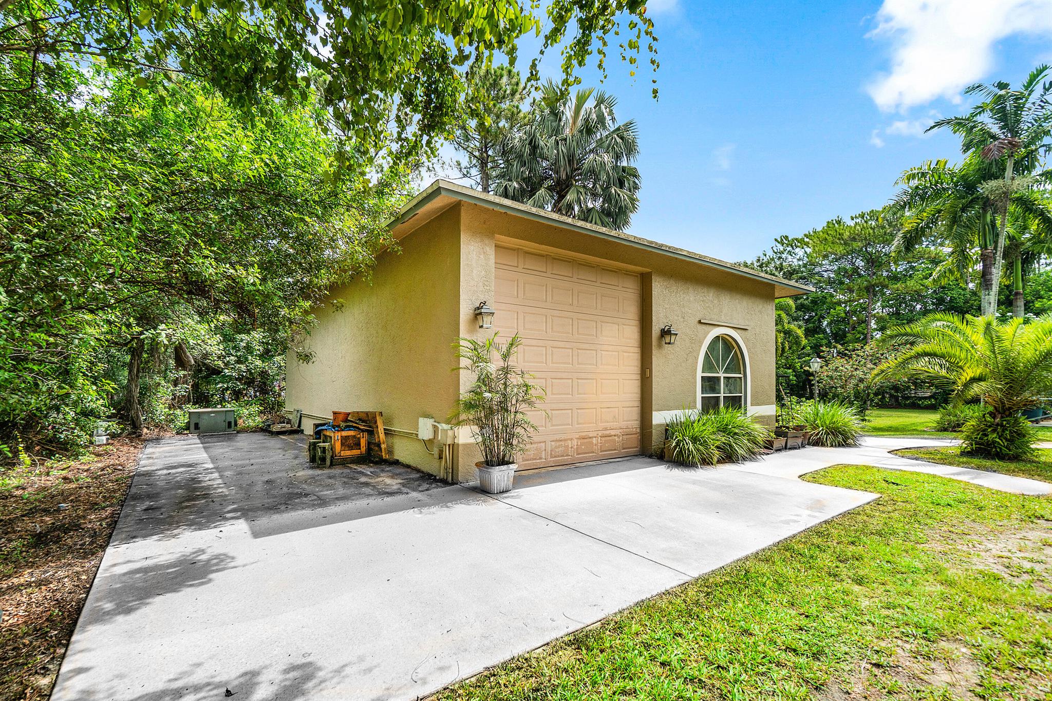 18429 49th Street N