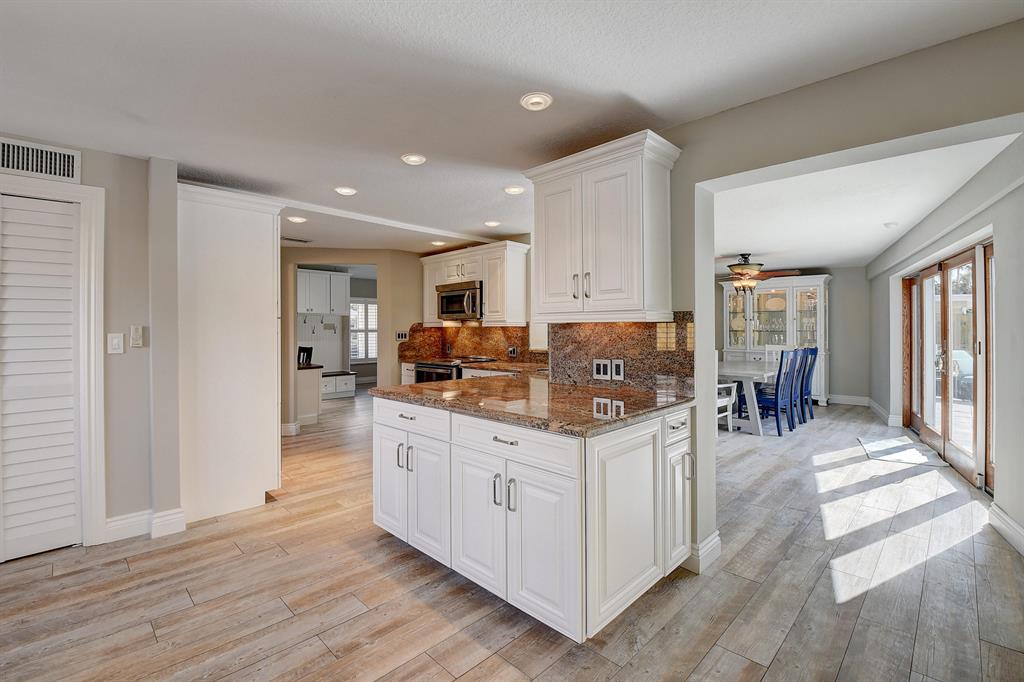 BOCA SQUARE - Residential