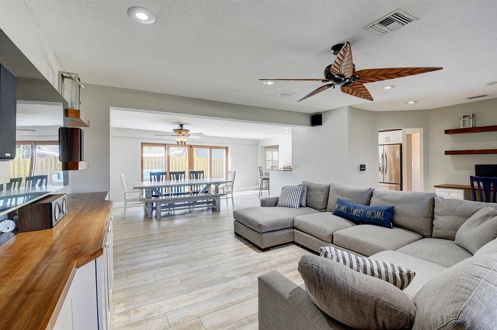 BOCA SQUARE - Residential