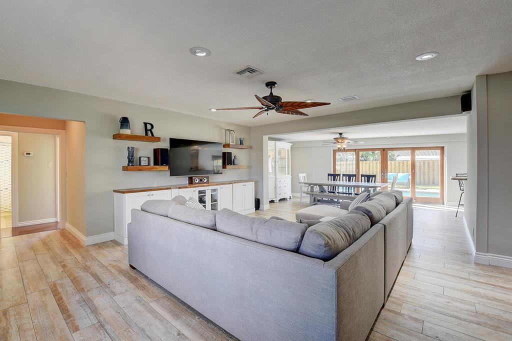 BOCA SQUARE - Residential