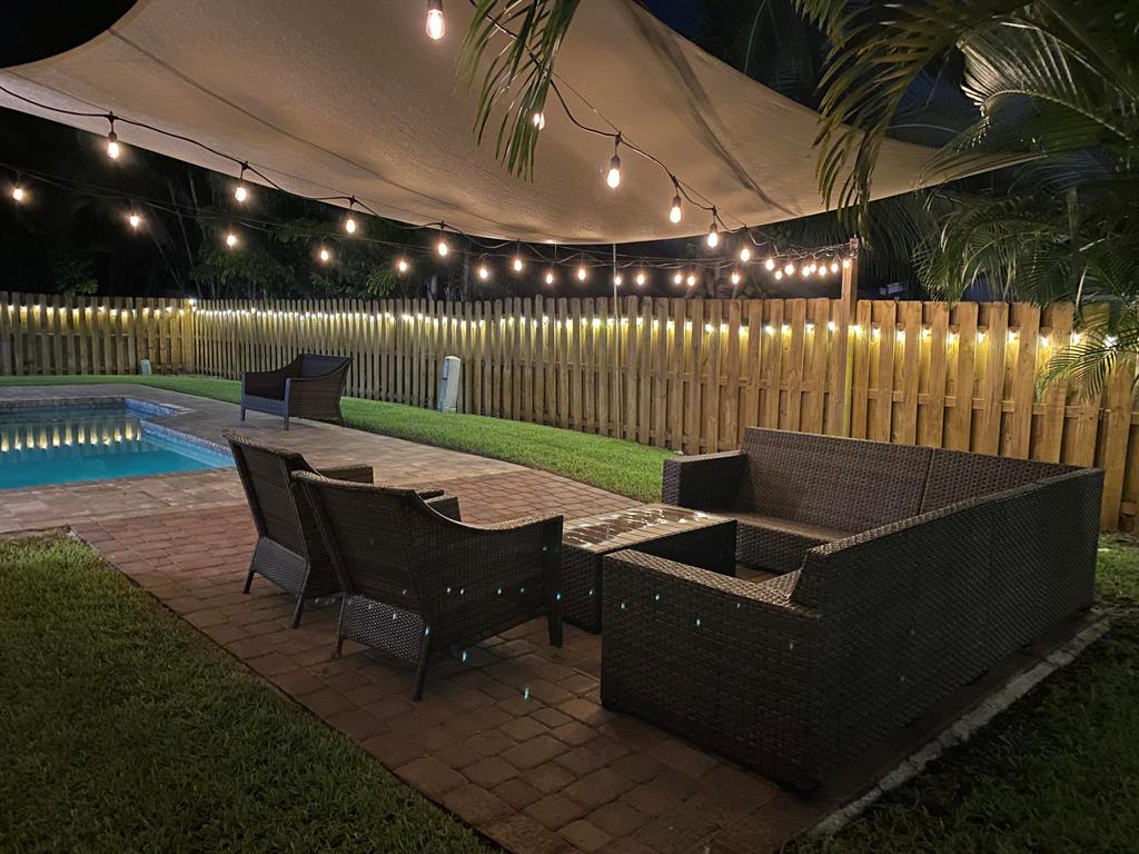 BOCA SQUARE - Residential