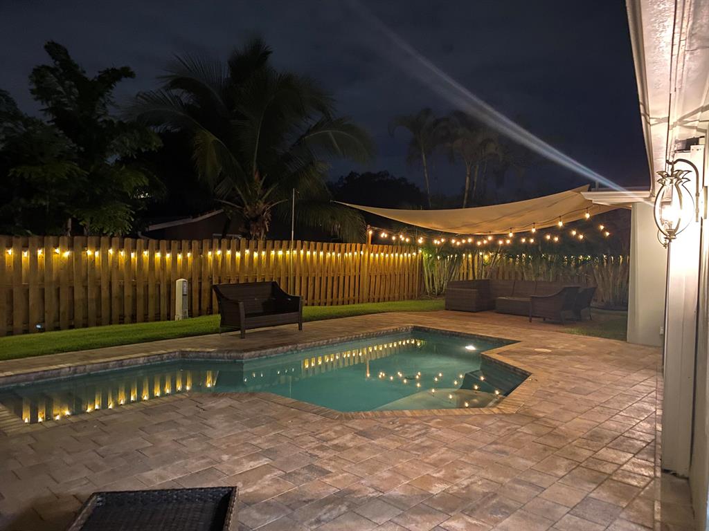 BOCA SQUARE - Residential