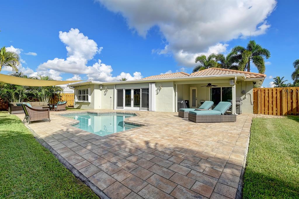 BOCA SQUARE - Residential