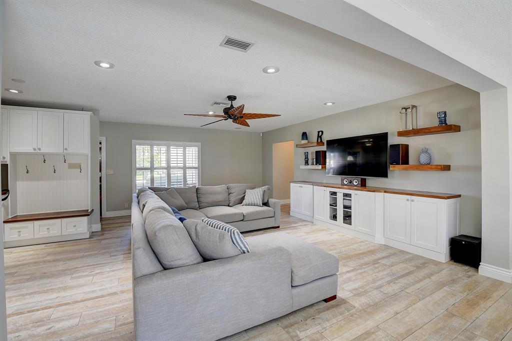 BOCA SQUARE - Residential