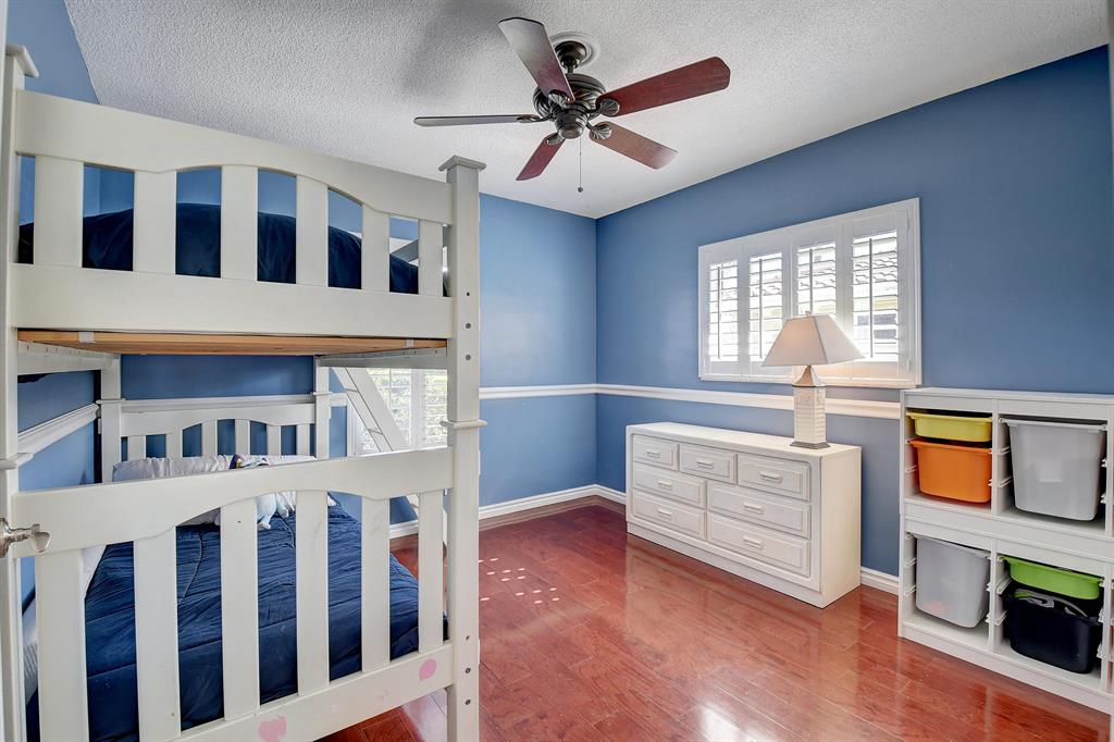 BOCA SQUARE - Residential