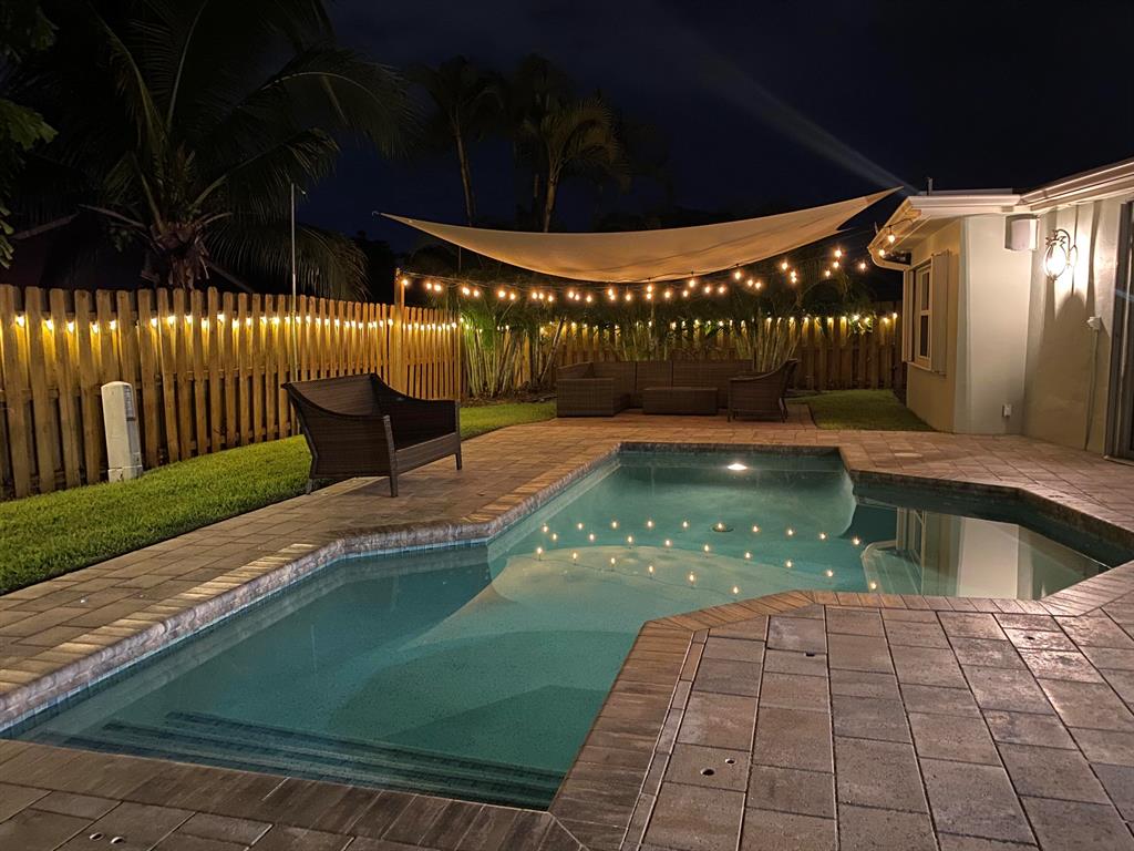 BOCA SQUARE - Residential