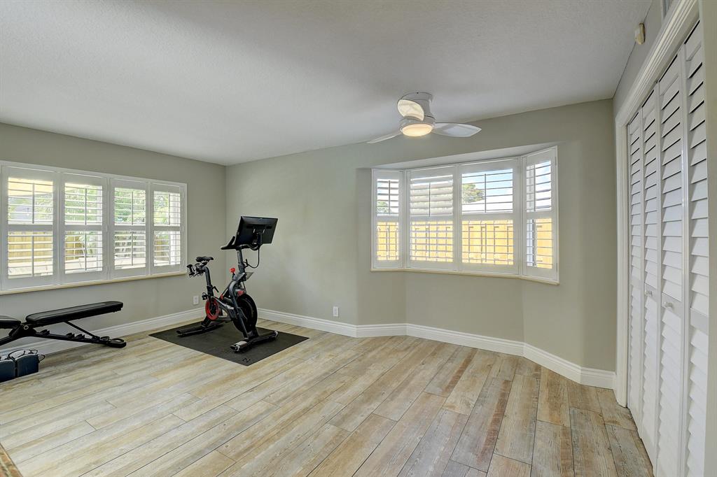 BOCA SQUARE - Residential