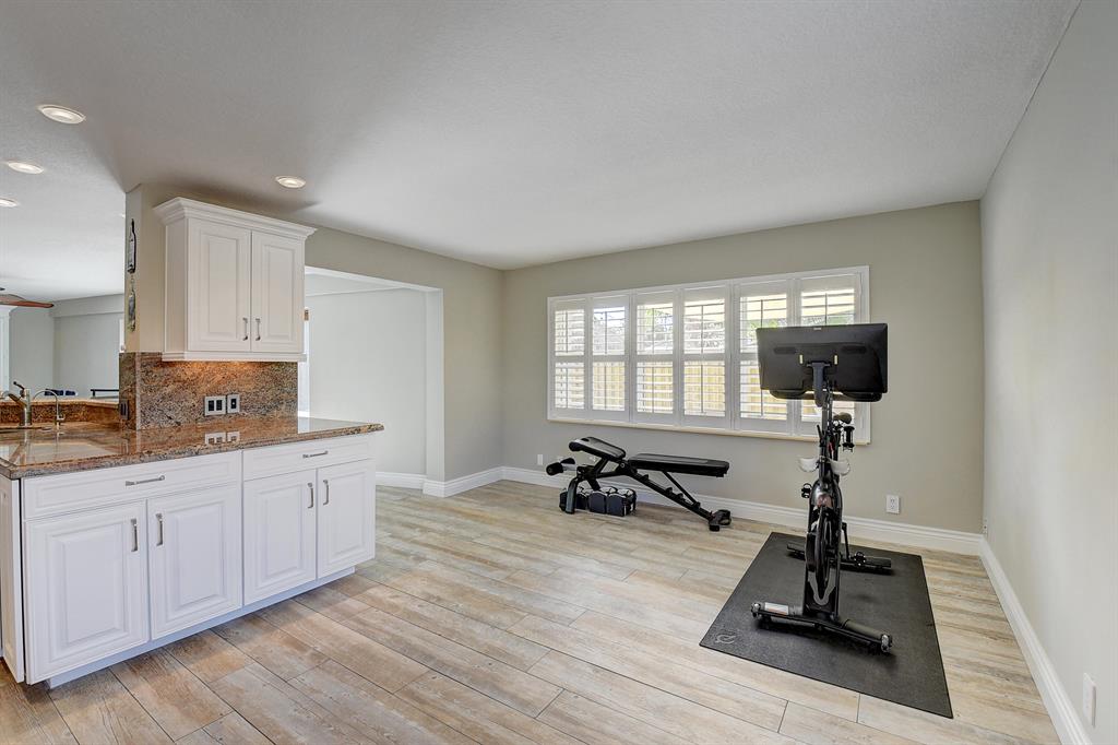 BOCA SQUARE - Residential