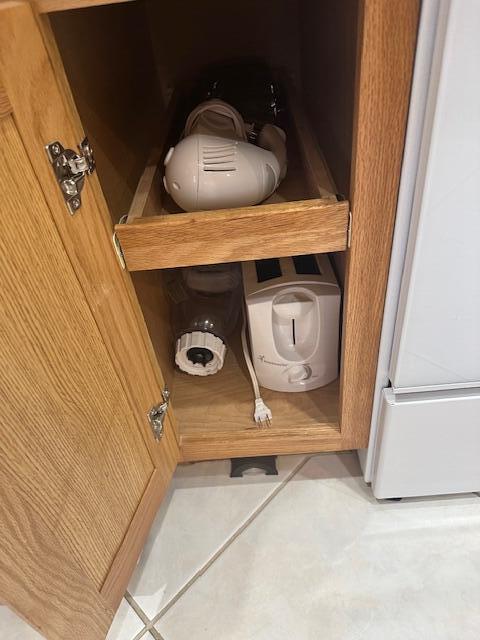 CASTLE PINES CONDOMINIUM - Residential Lease