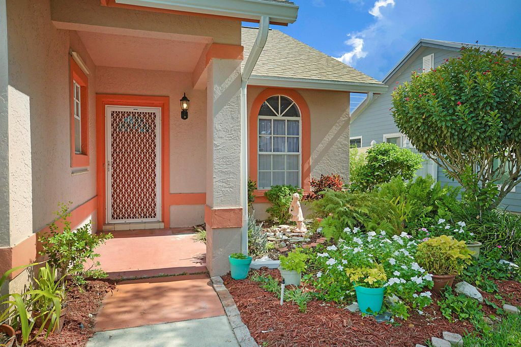 Photo of 6118 Lauderdale Street, Jupiter, FL 33458 (MLS # R11110001)