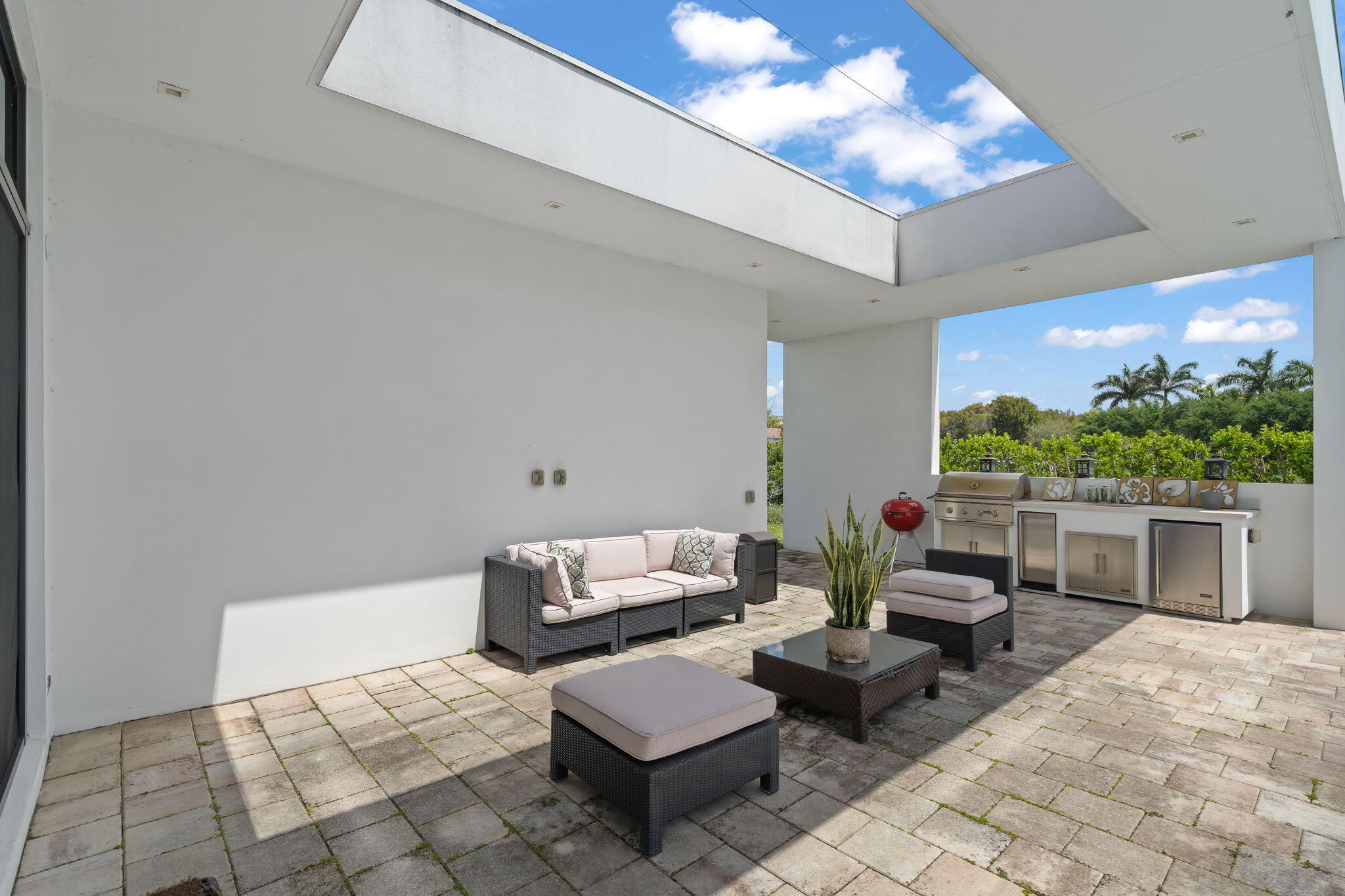 WESTON ESTATES - Residential