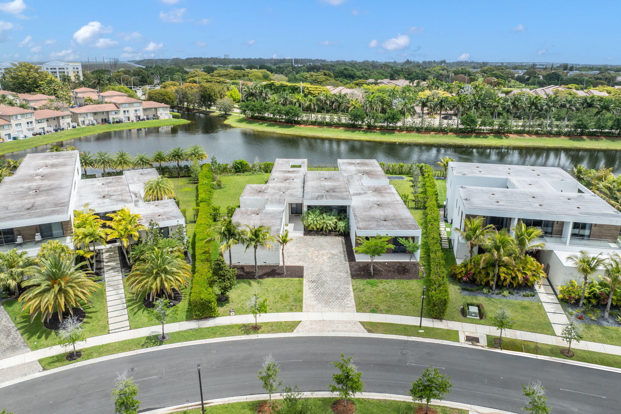 WESTON ESTATES - Residential