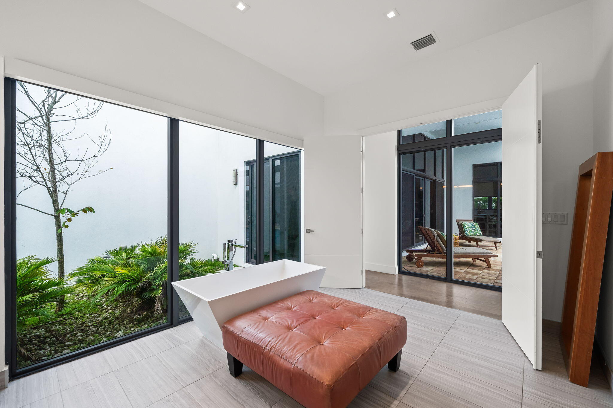 WESTON ESTATES - Residential