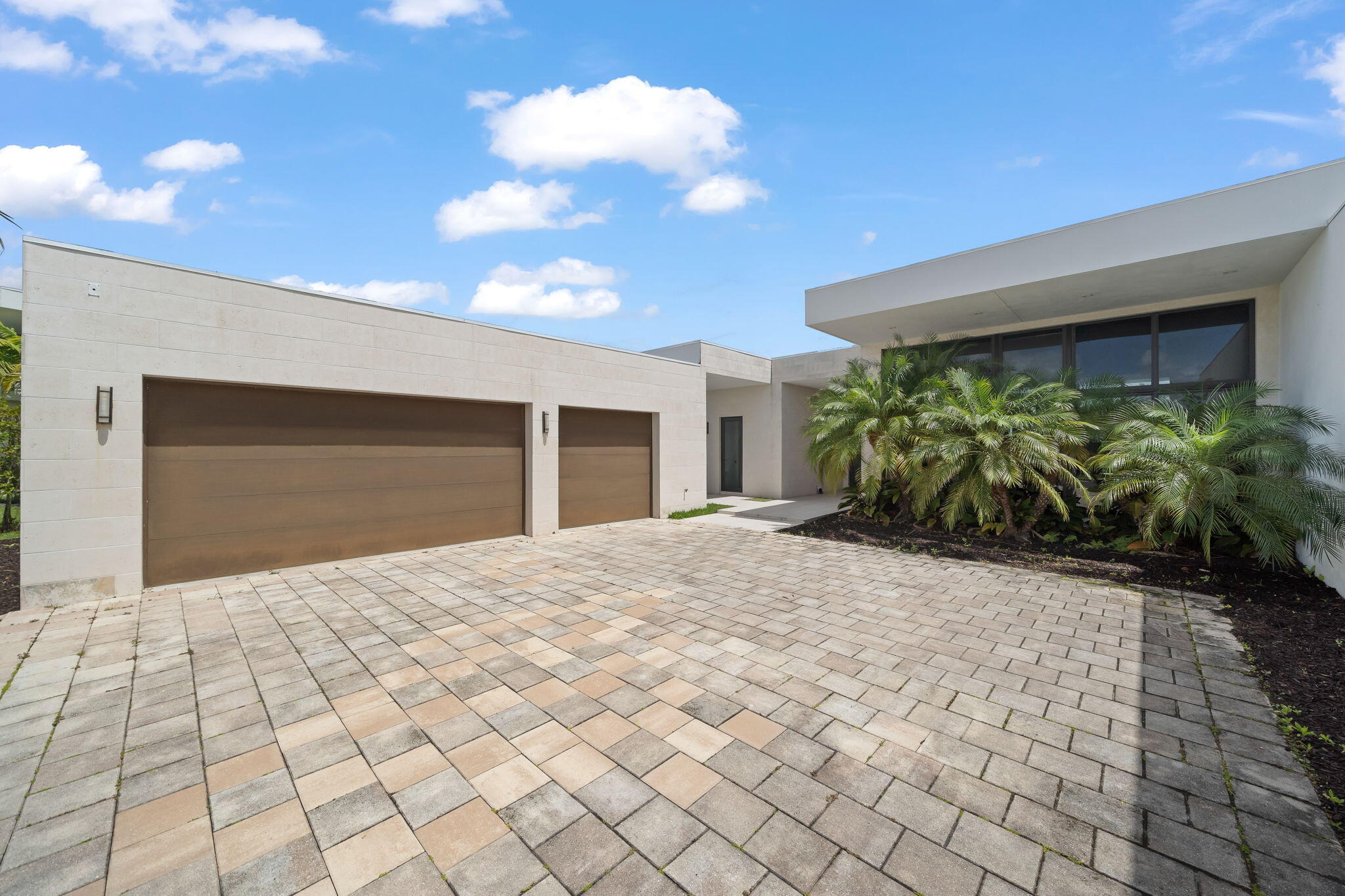 WESTON ESTATES - Residential