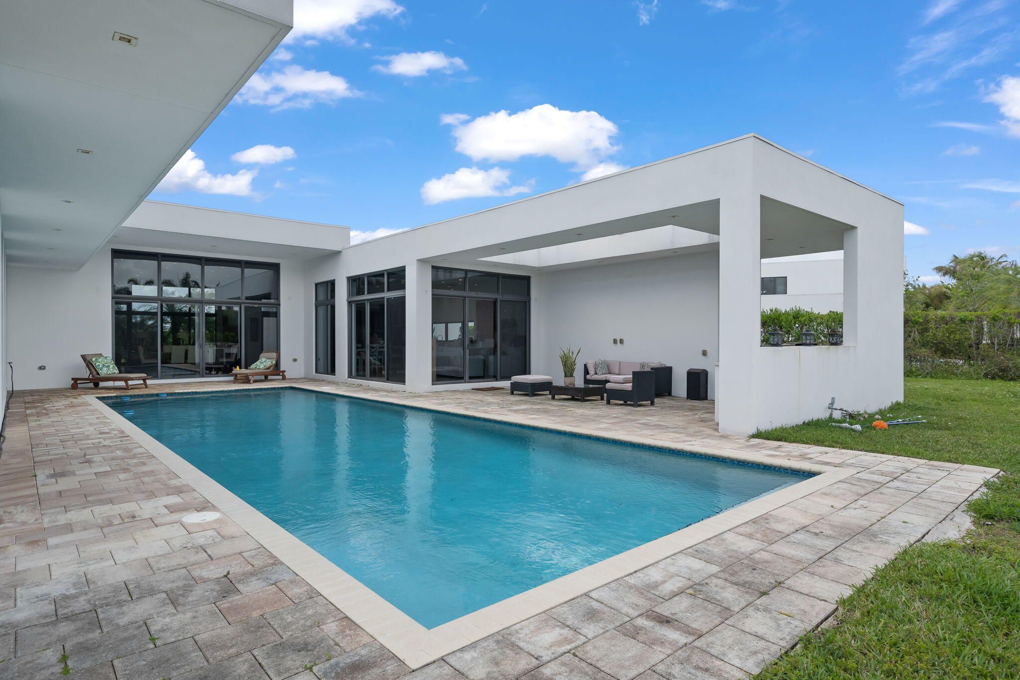 WESTON ESTATES - Residential