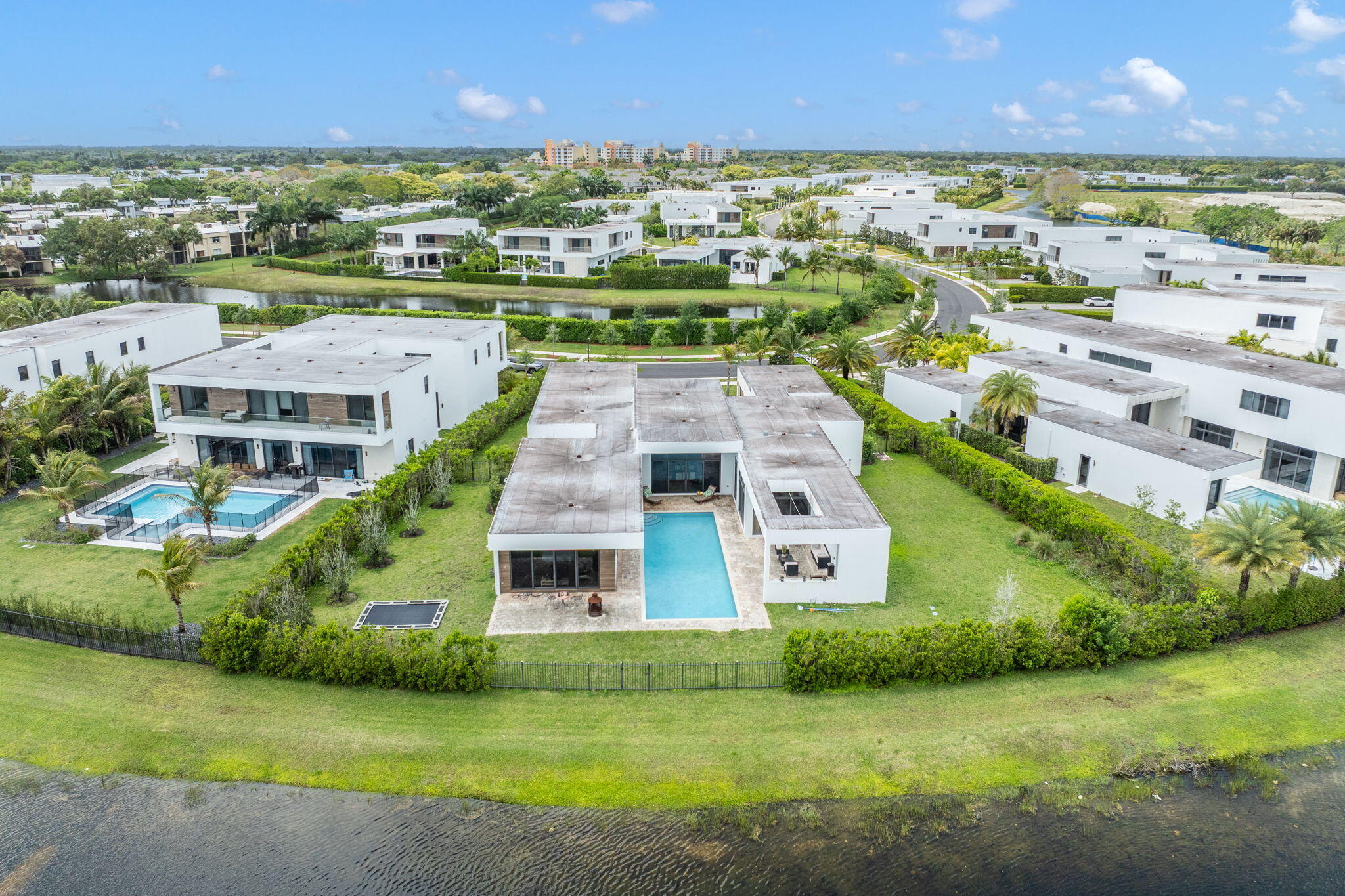 WESTON ESTATES - Residential