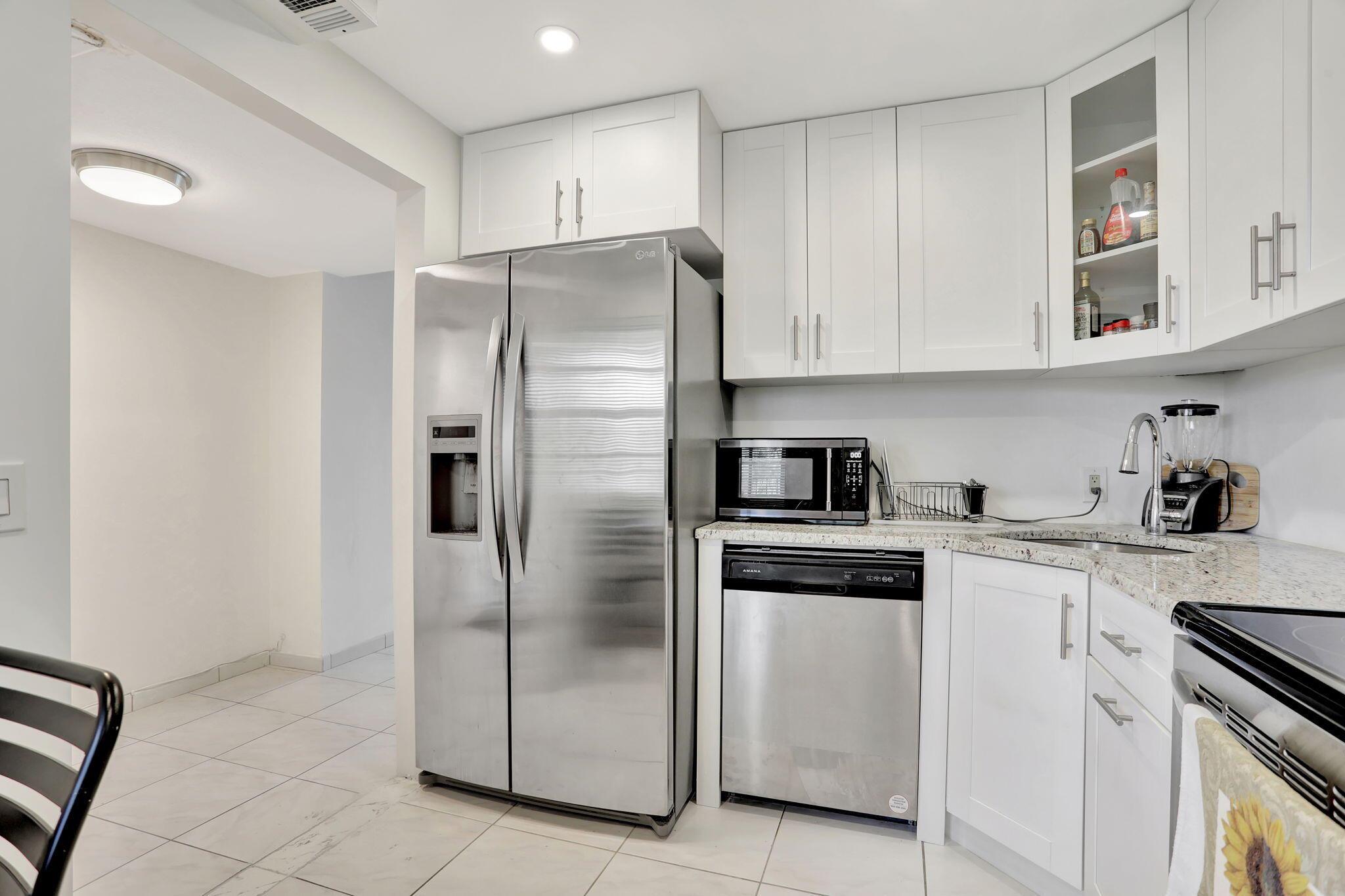NO 6 PALM-AIRE COUNTRY CL - Residential Lease