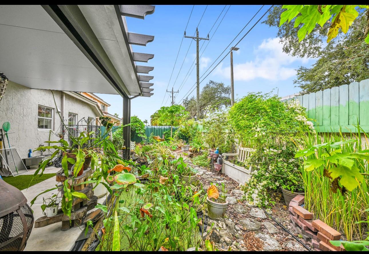 West Park-East Prcl 142-1 - Residential Lease